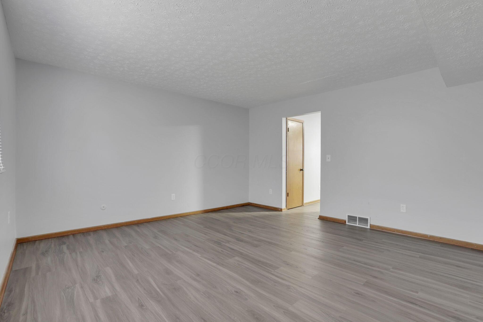 370-376 E Northwood Avenue Property Photo 64