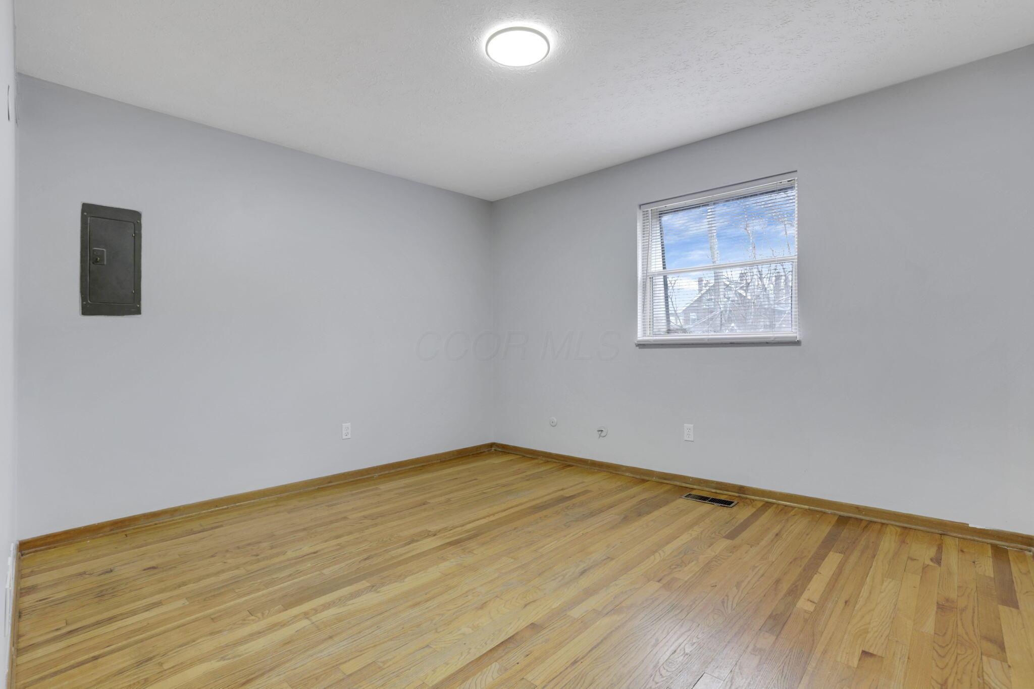 370-376 E Northwood Avenue Property Photo 65