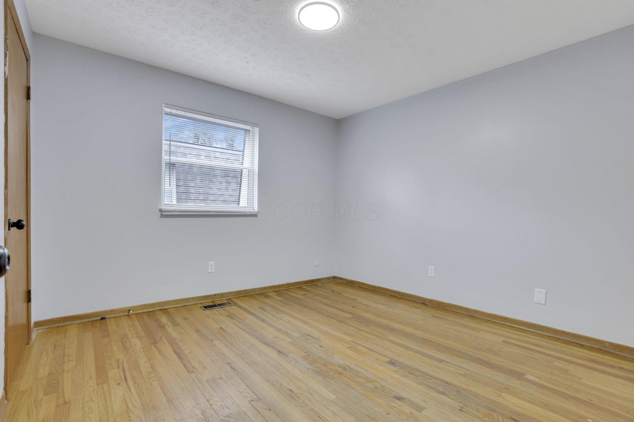 370-376 E Northwood Avenue Property Photo 67