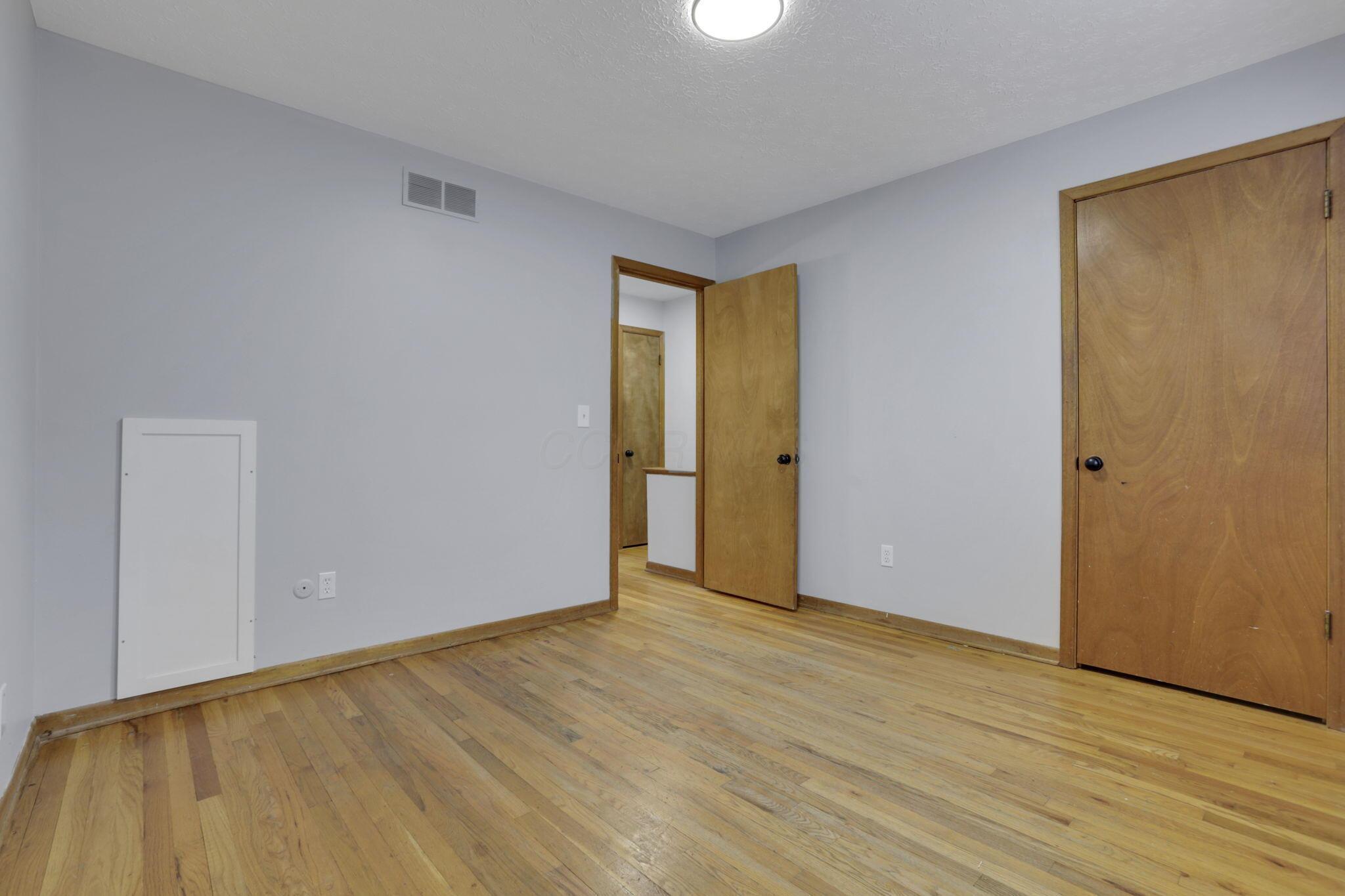 370-376 E Northwood Avenue Property Photo 68