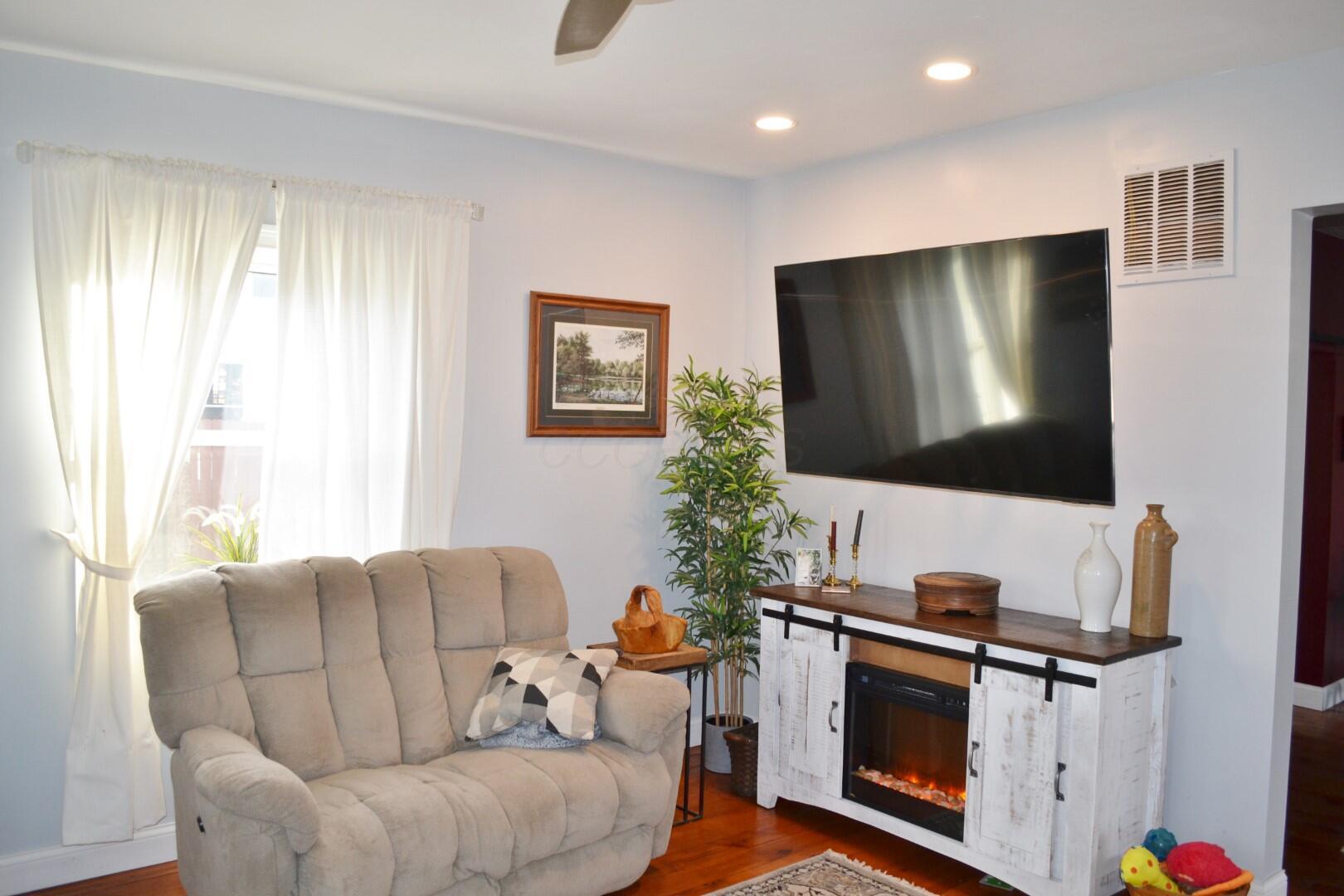 704 S Springfield Street Property Photo 13