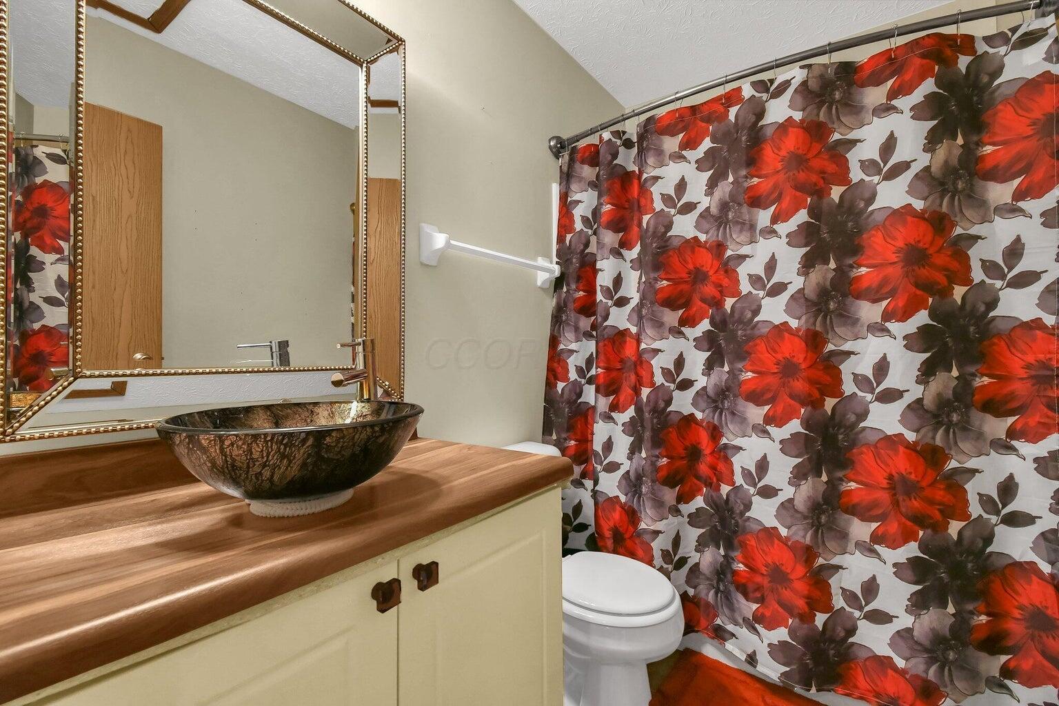 7314 Donovan Drive, 80e Property Photo 9