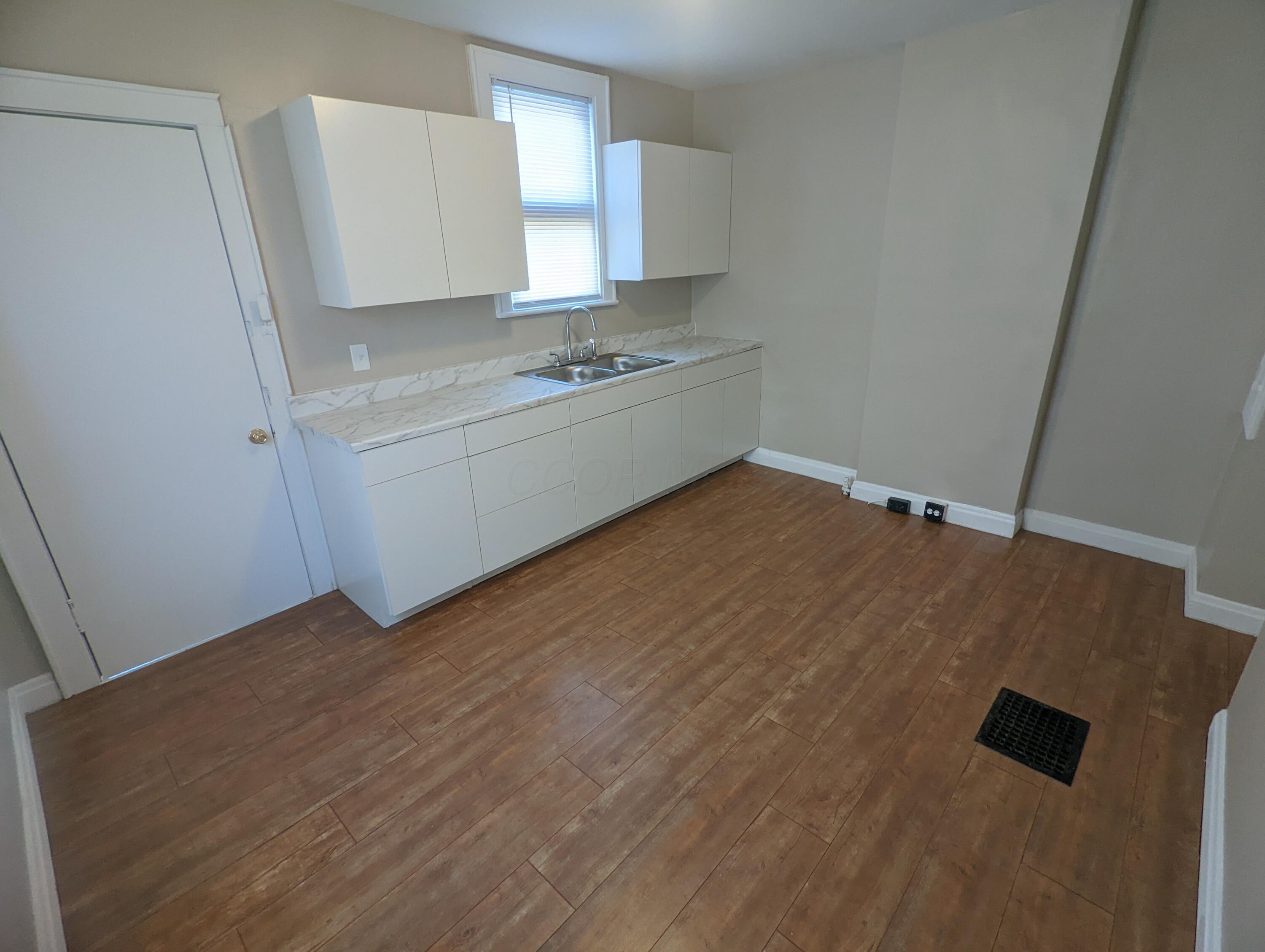 1564-1566 E Blake Avenue Property Photo 4