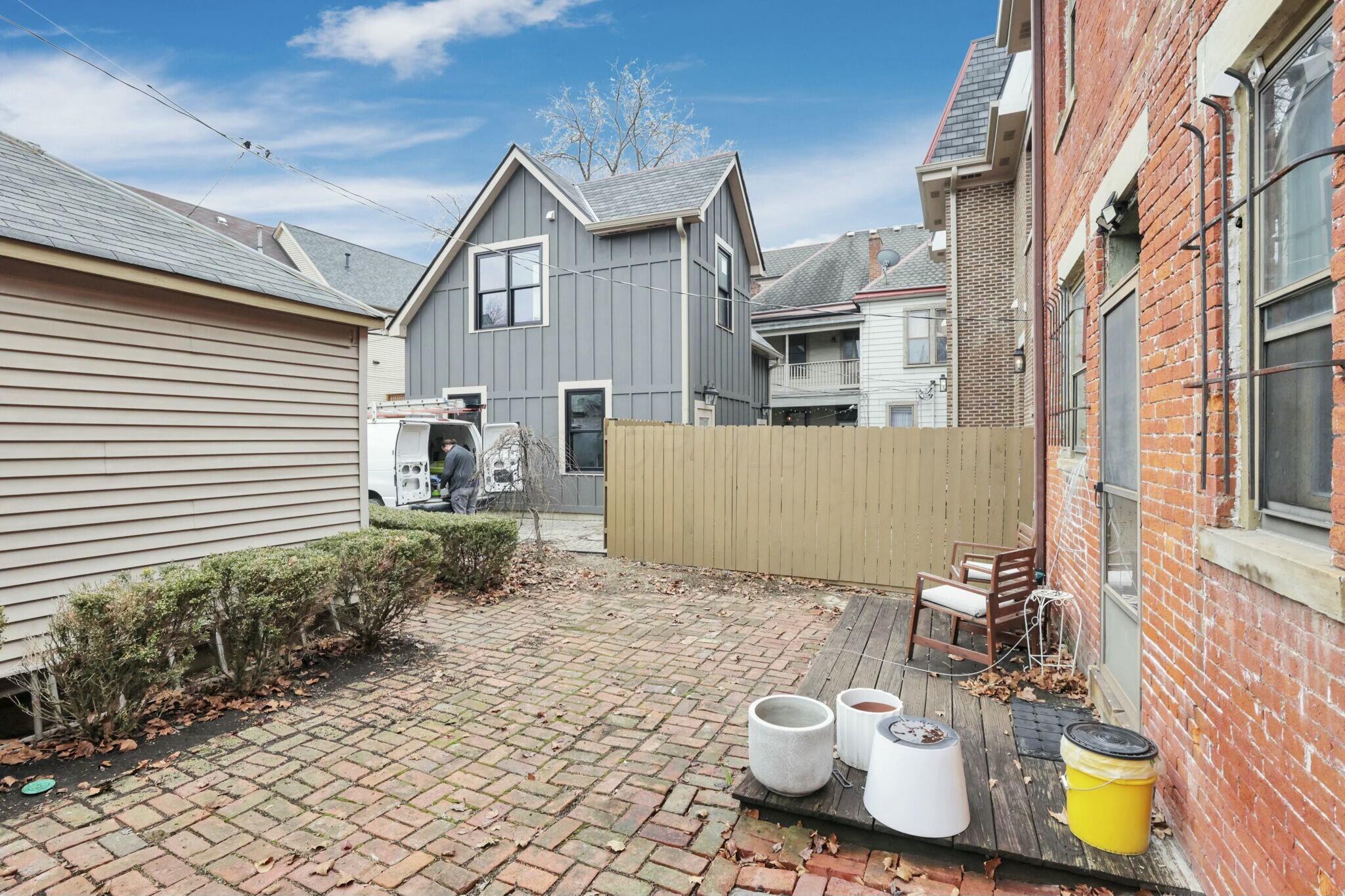 1022 Neil Avenue Property Photo 12
