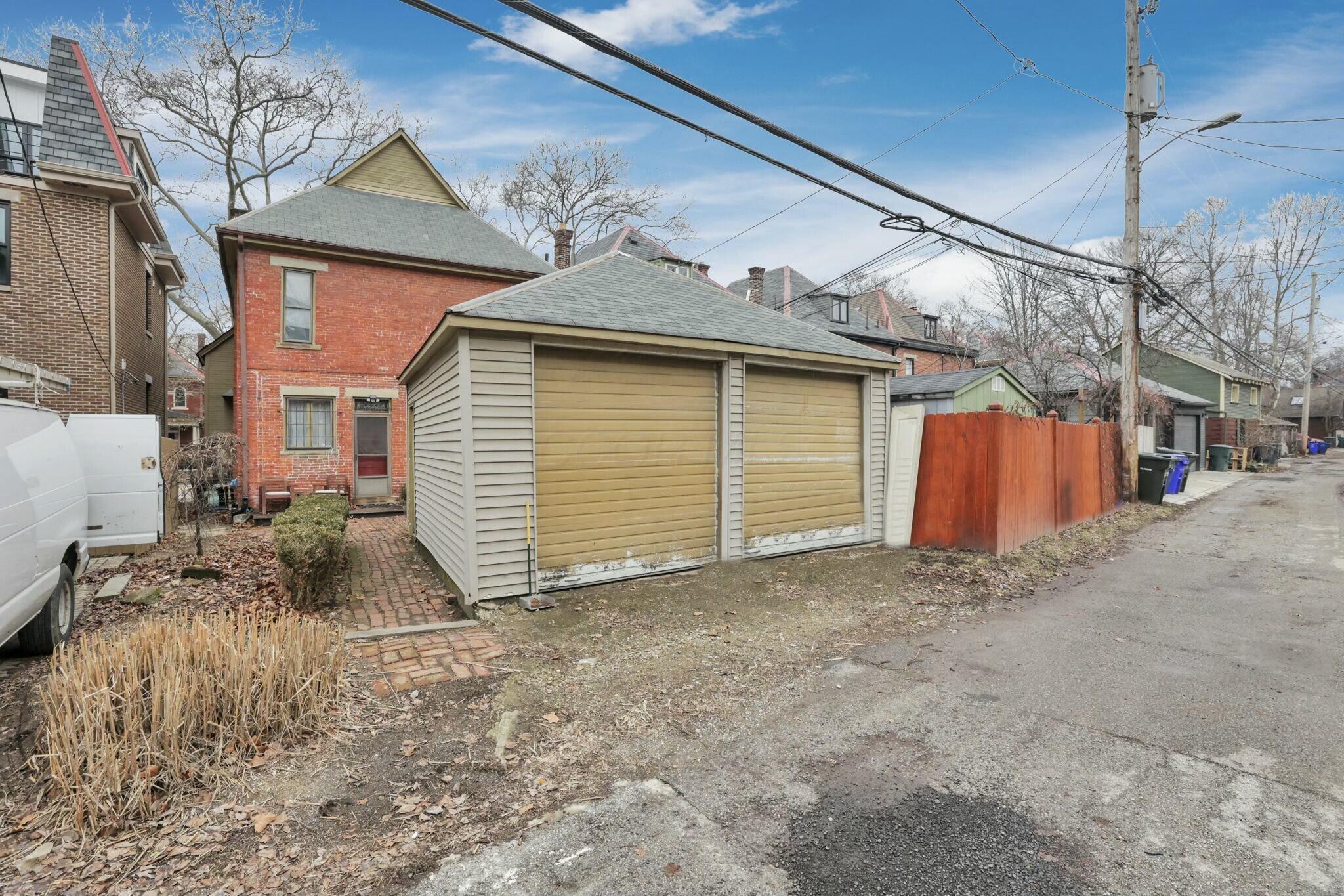 1022 Neil Avenue Property Photo 14