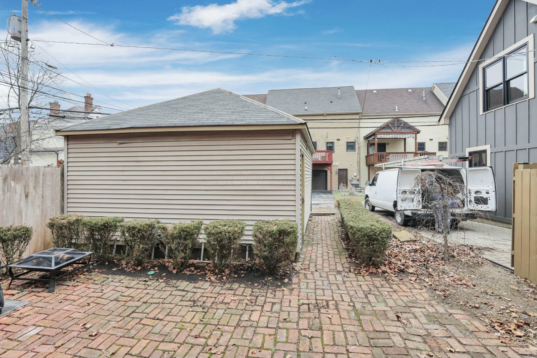 1022 Neil Avenue Property Photo 16