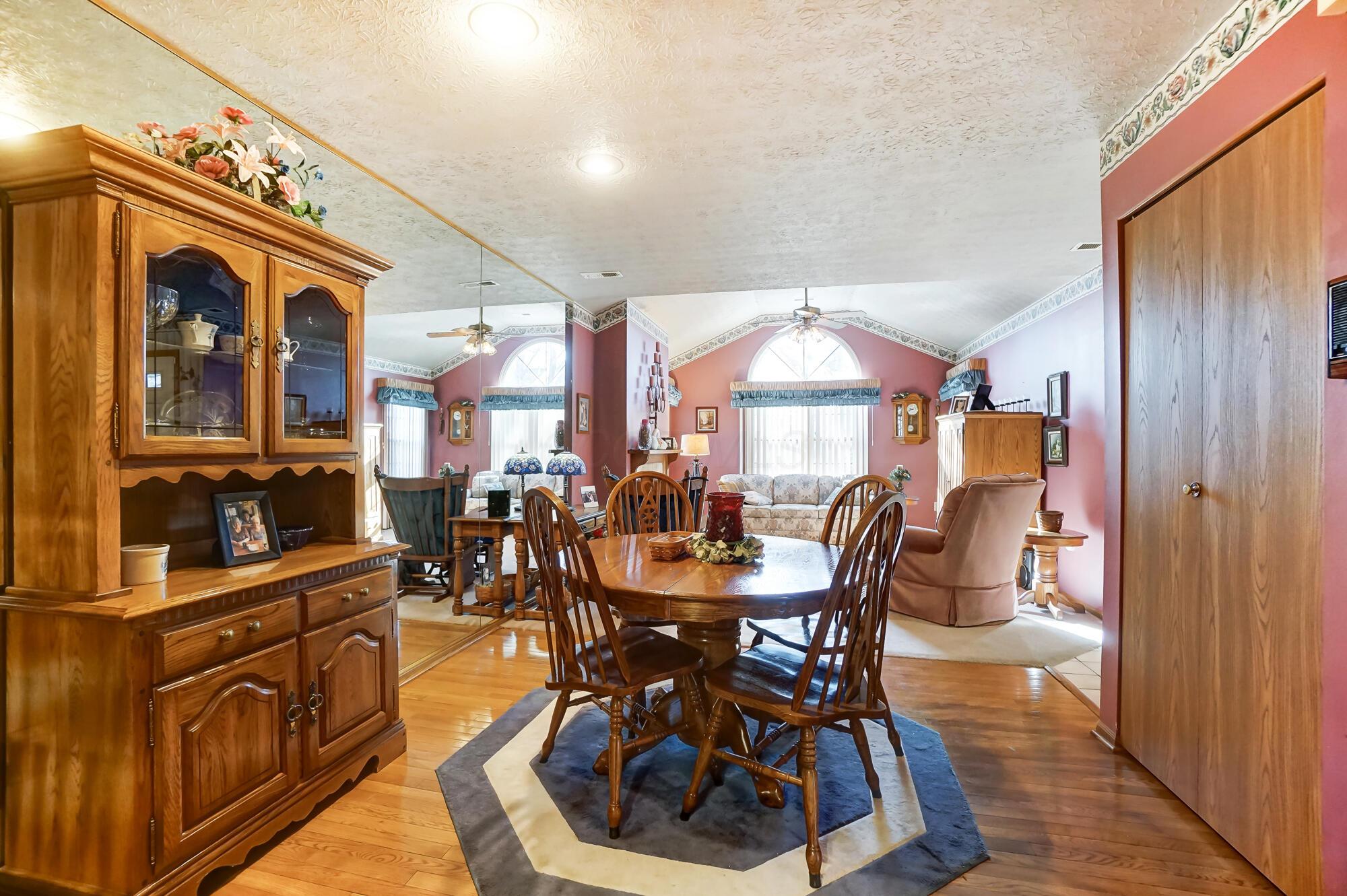 4863 Berry Leaf Place Property Photo 18