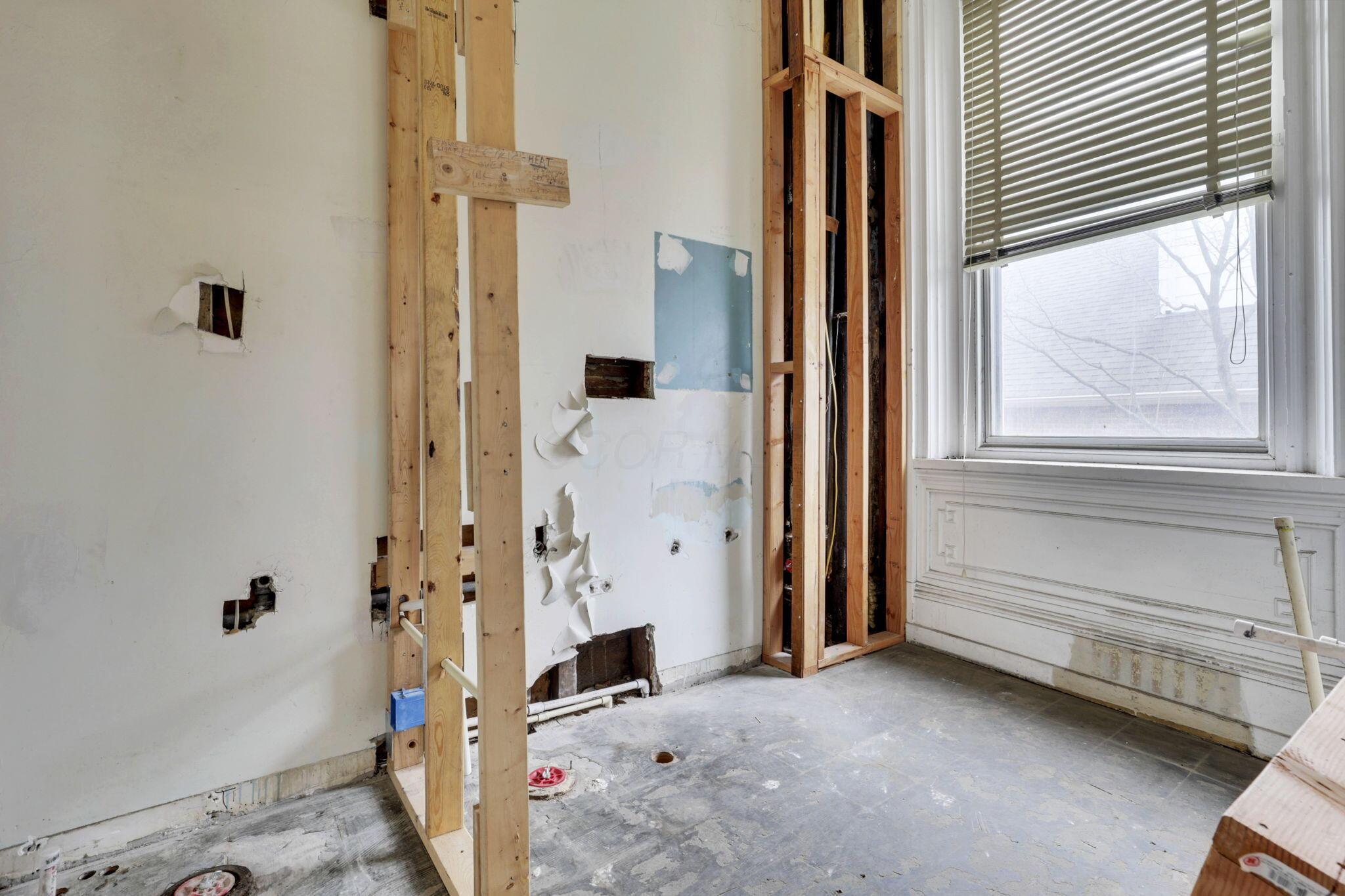154 E Main Street Property Photo 18