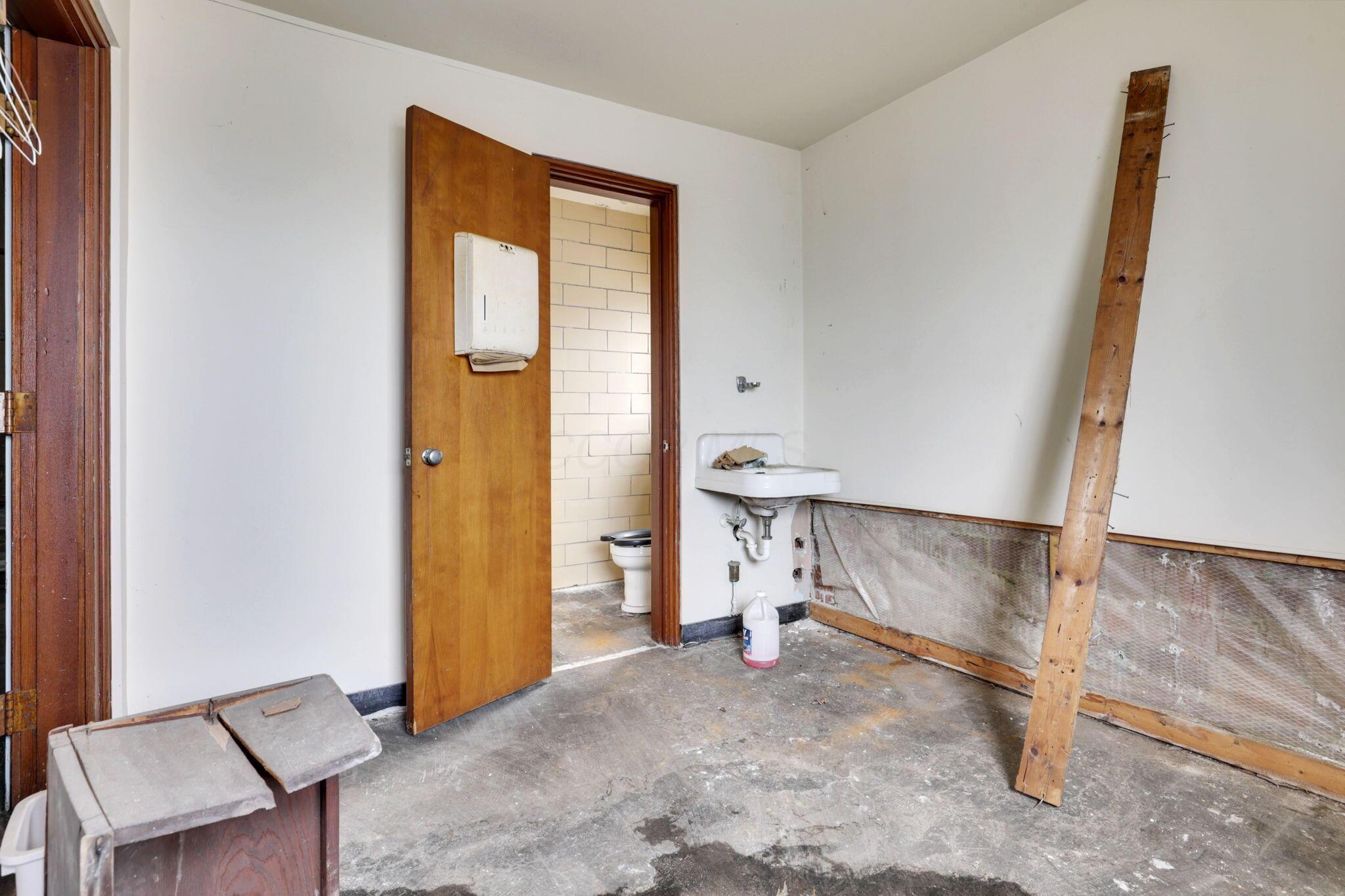 154 E Main Street Property Photo 24
