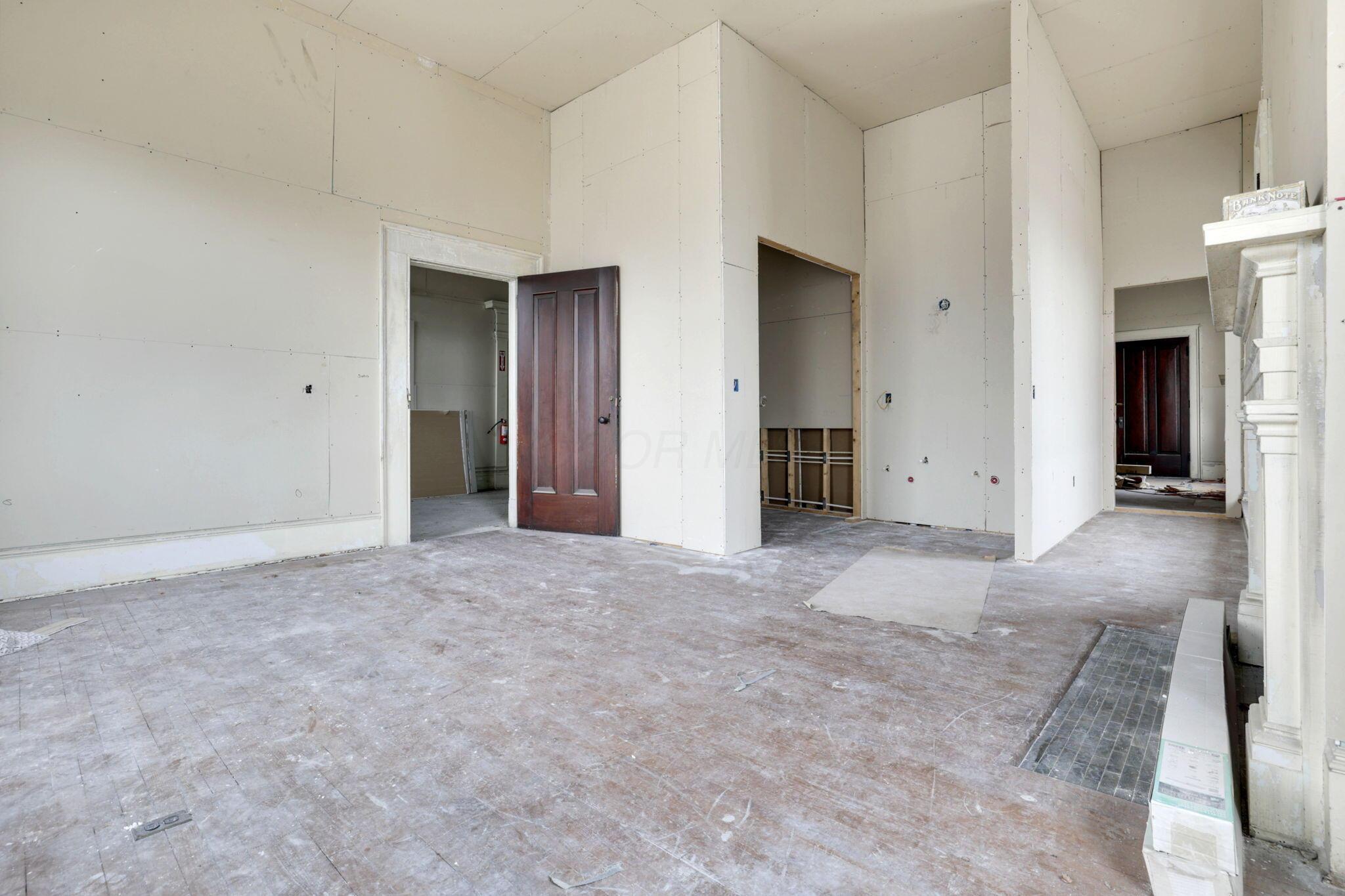154 E Main Street Property Photo 43