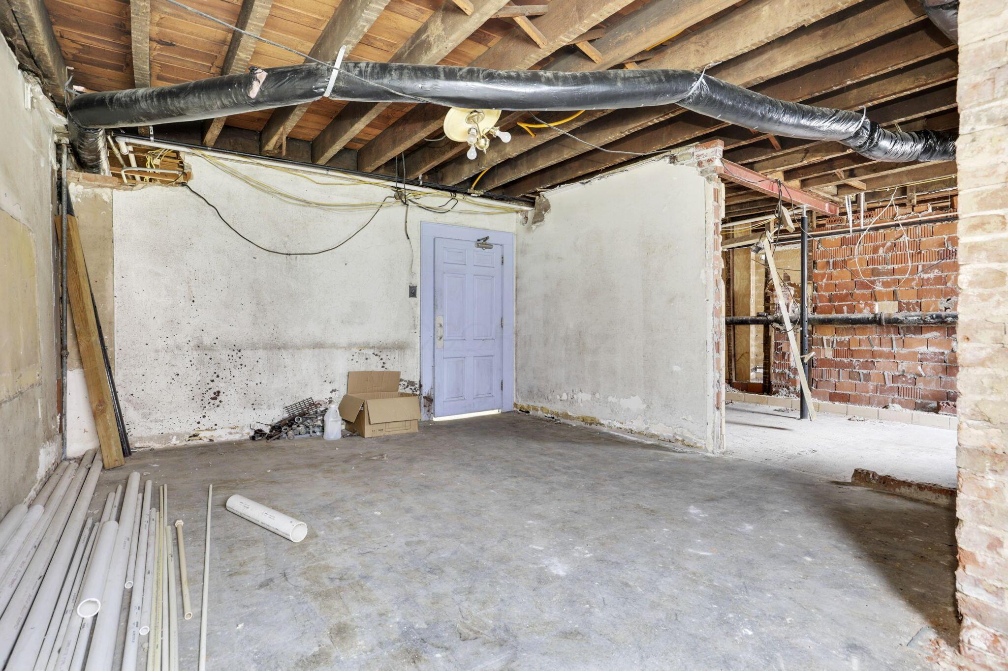 154 E Main Street Property Photo 81