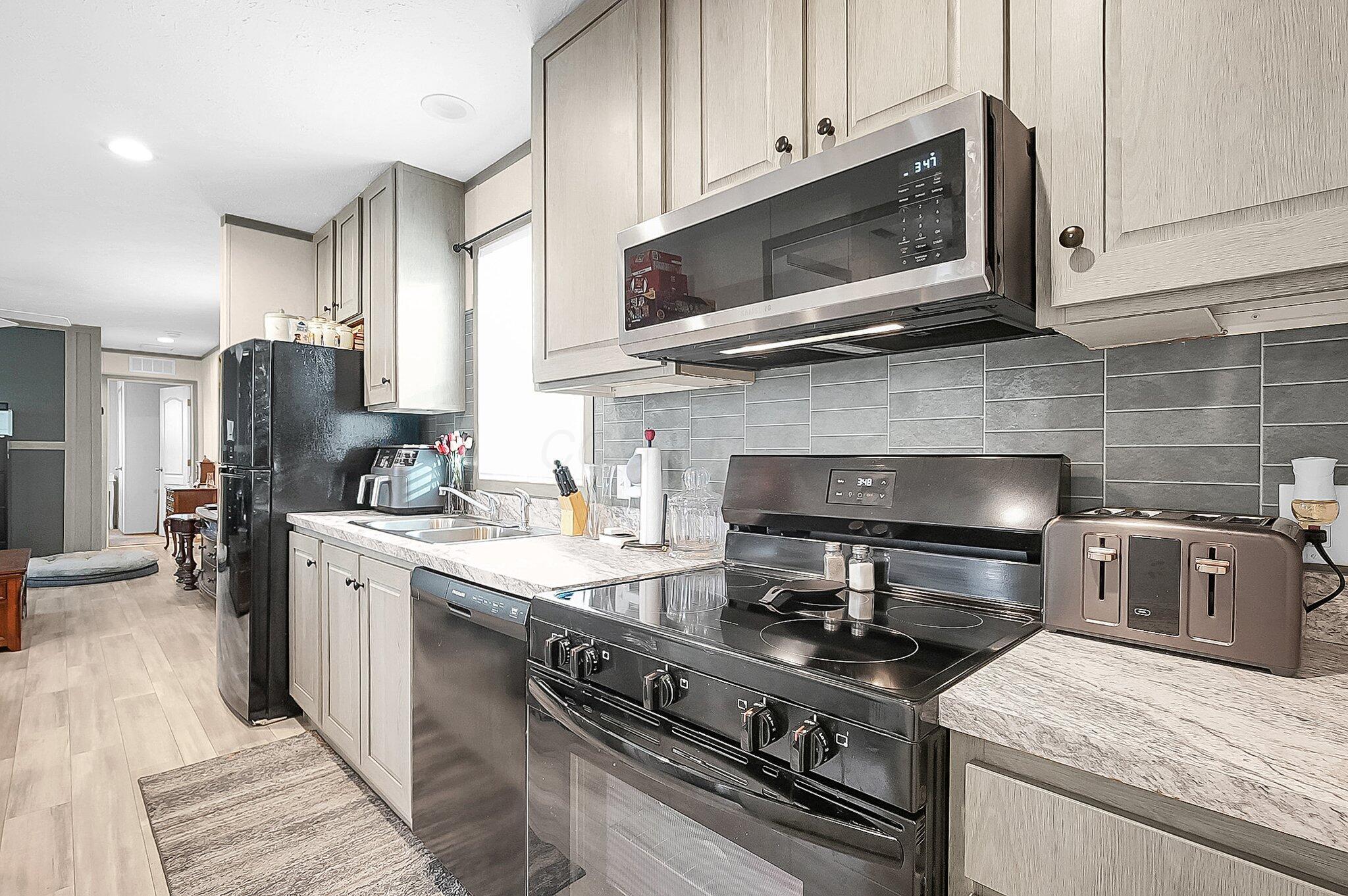9 Elcar Property Photo 4