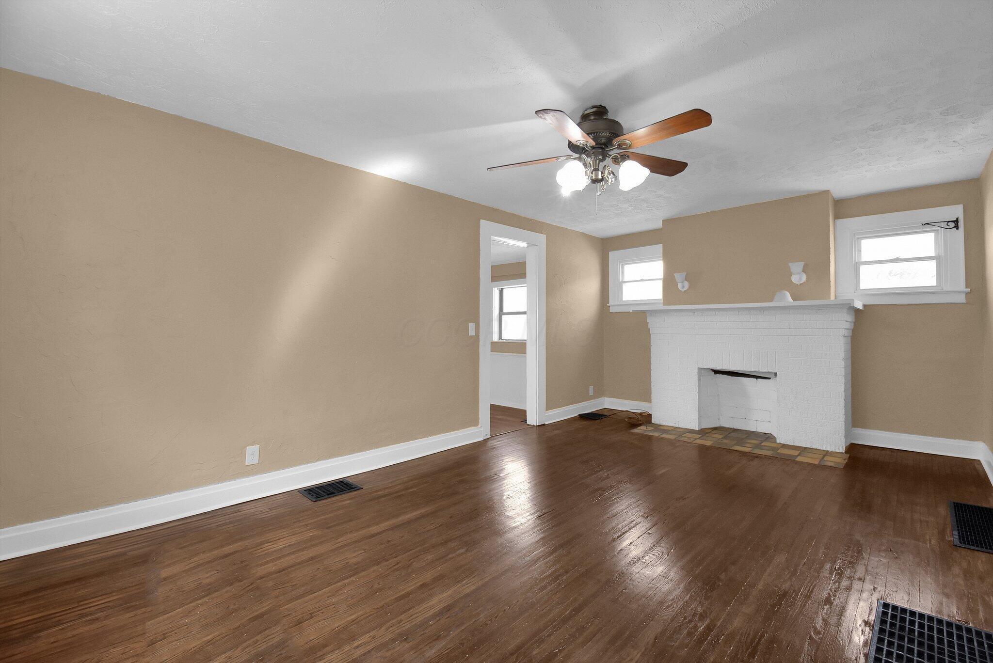 1146 Brentnell Avenue Property Photo 9