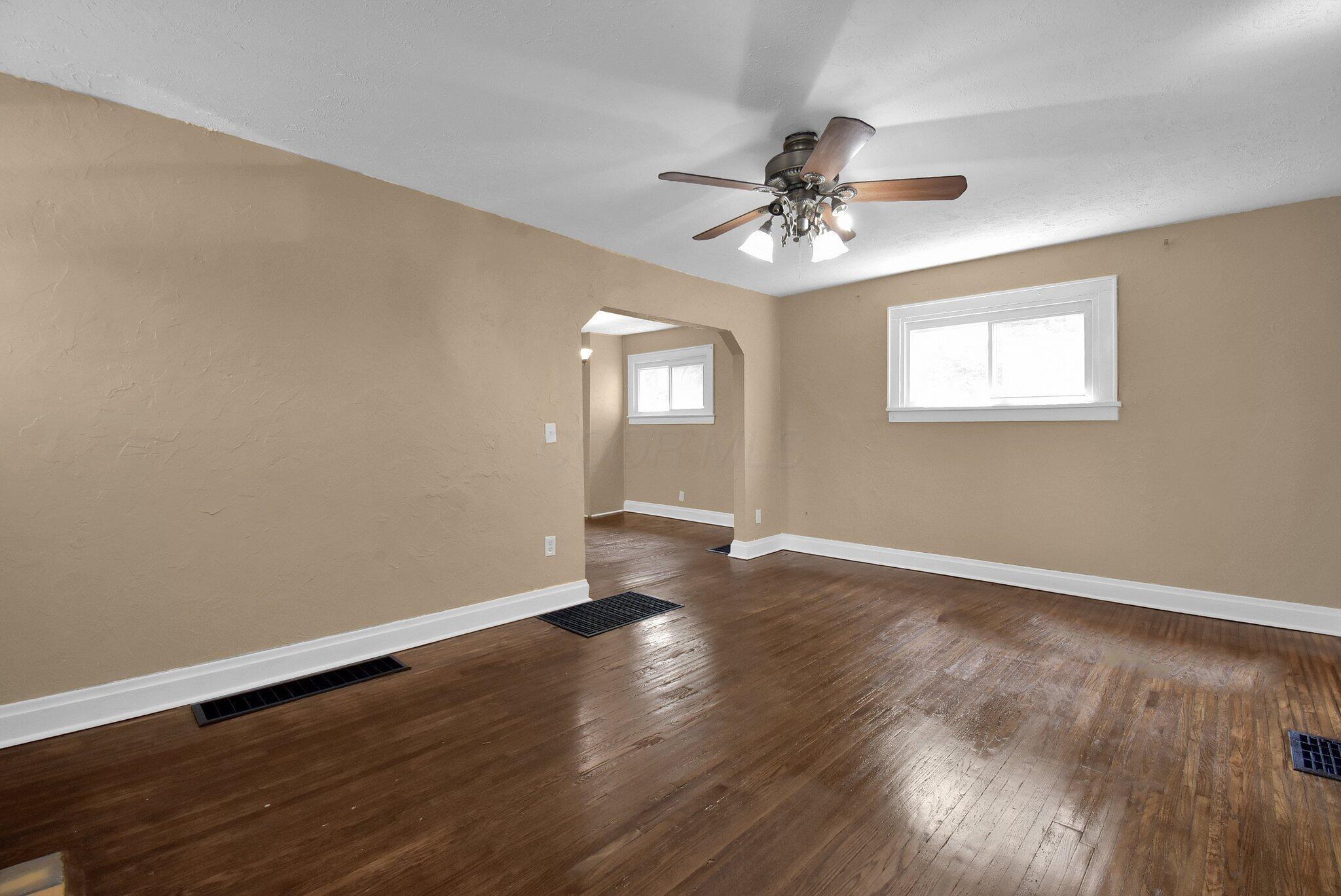 1146 Brentnell Avenue Property Photo 11