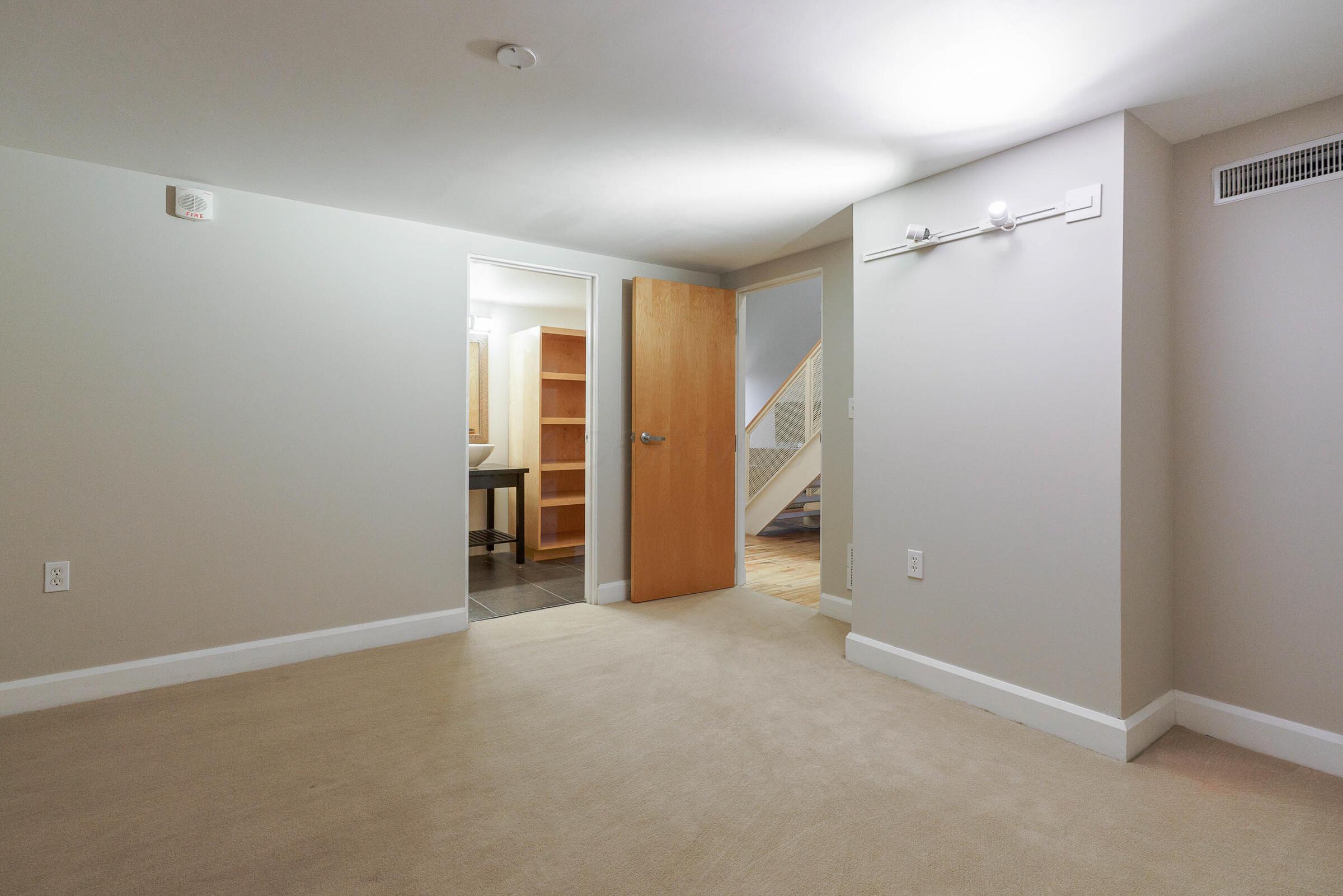 106 N High Street, 207 Property Photo 17