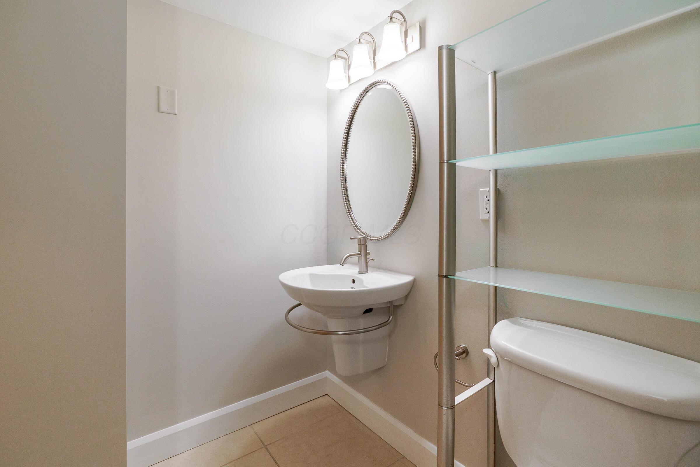 106 N High Street, 207 Property Photo 22