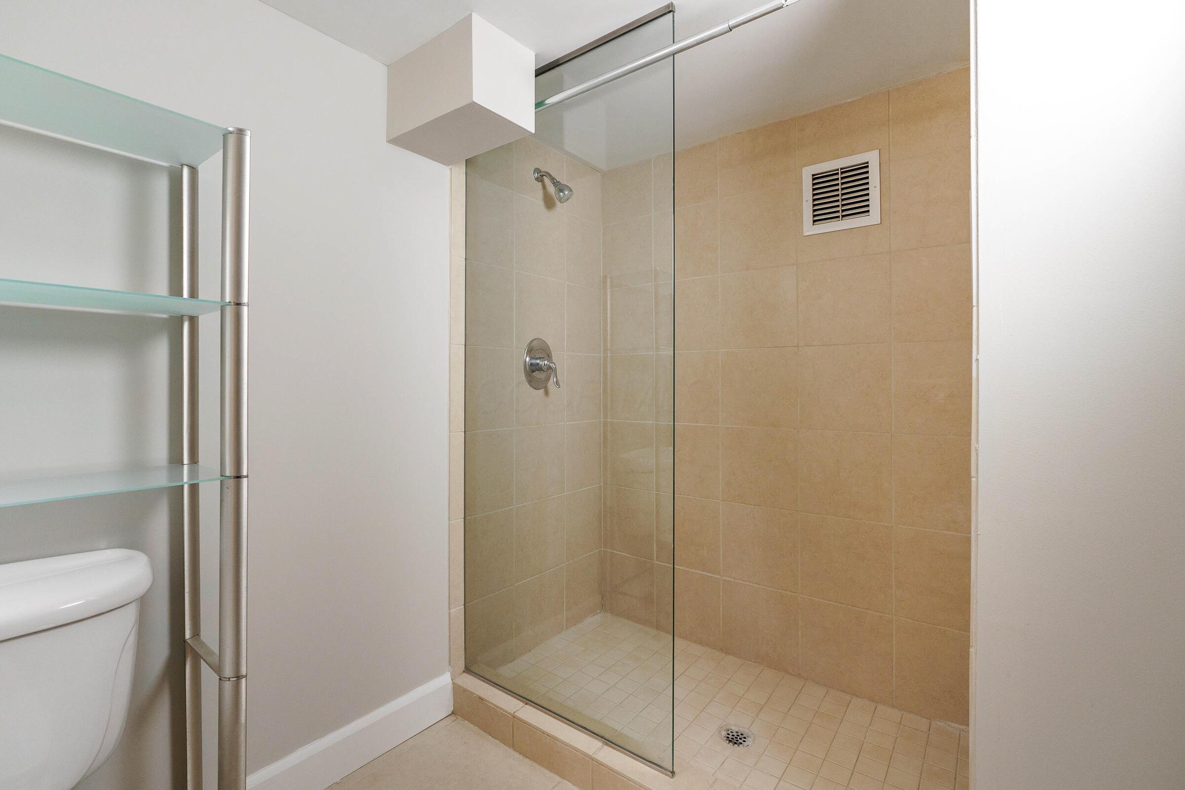 106 N High Street, 207 Property Photo 23