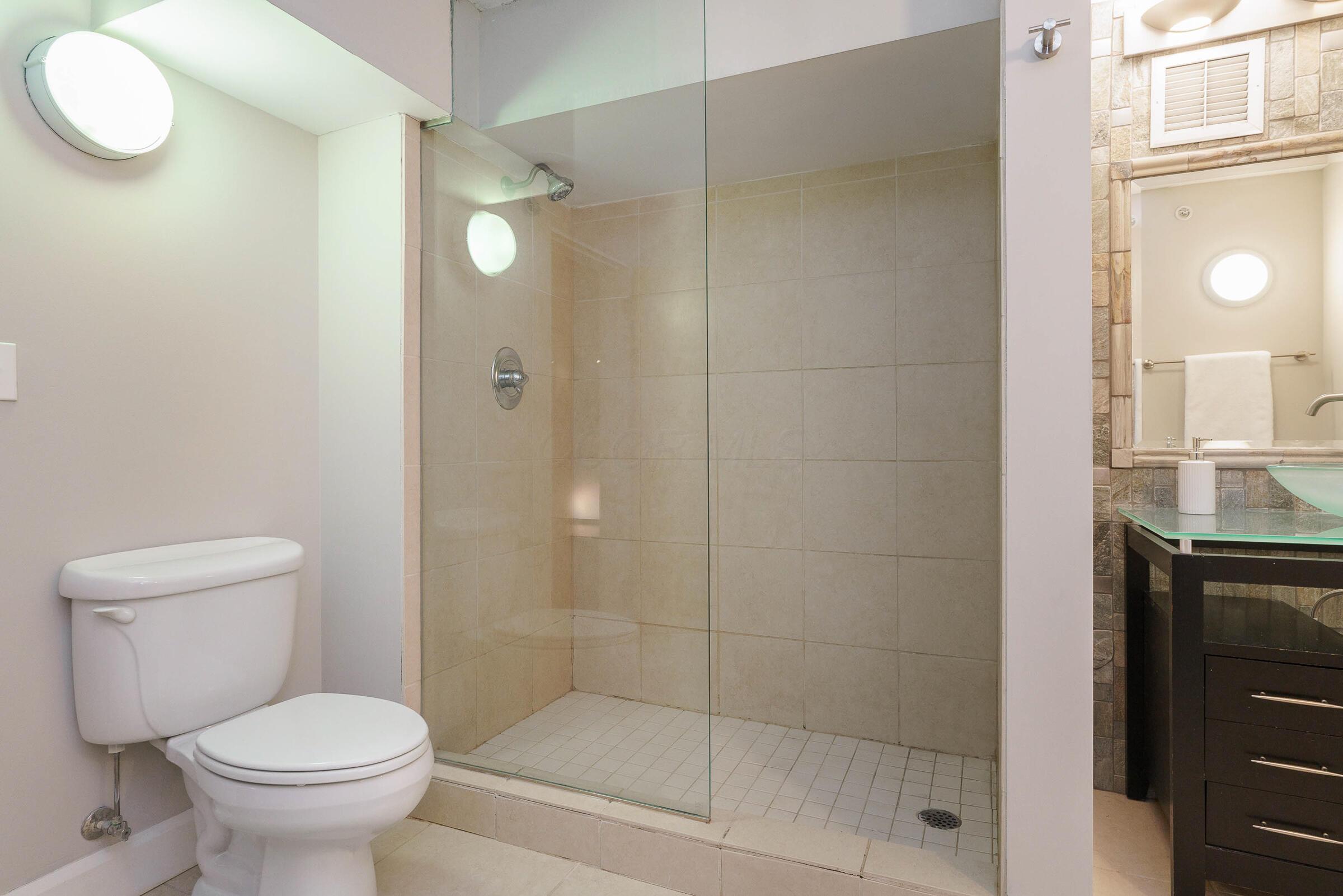 106 N High Street, 207 Property Photo 33