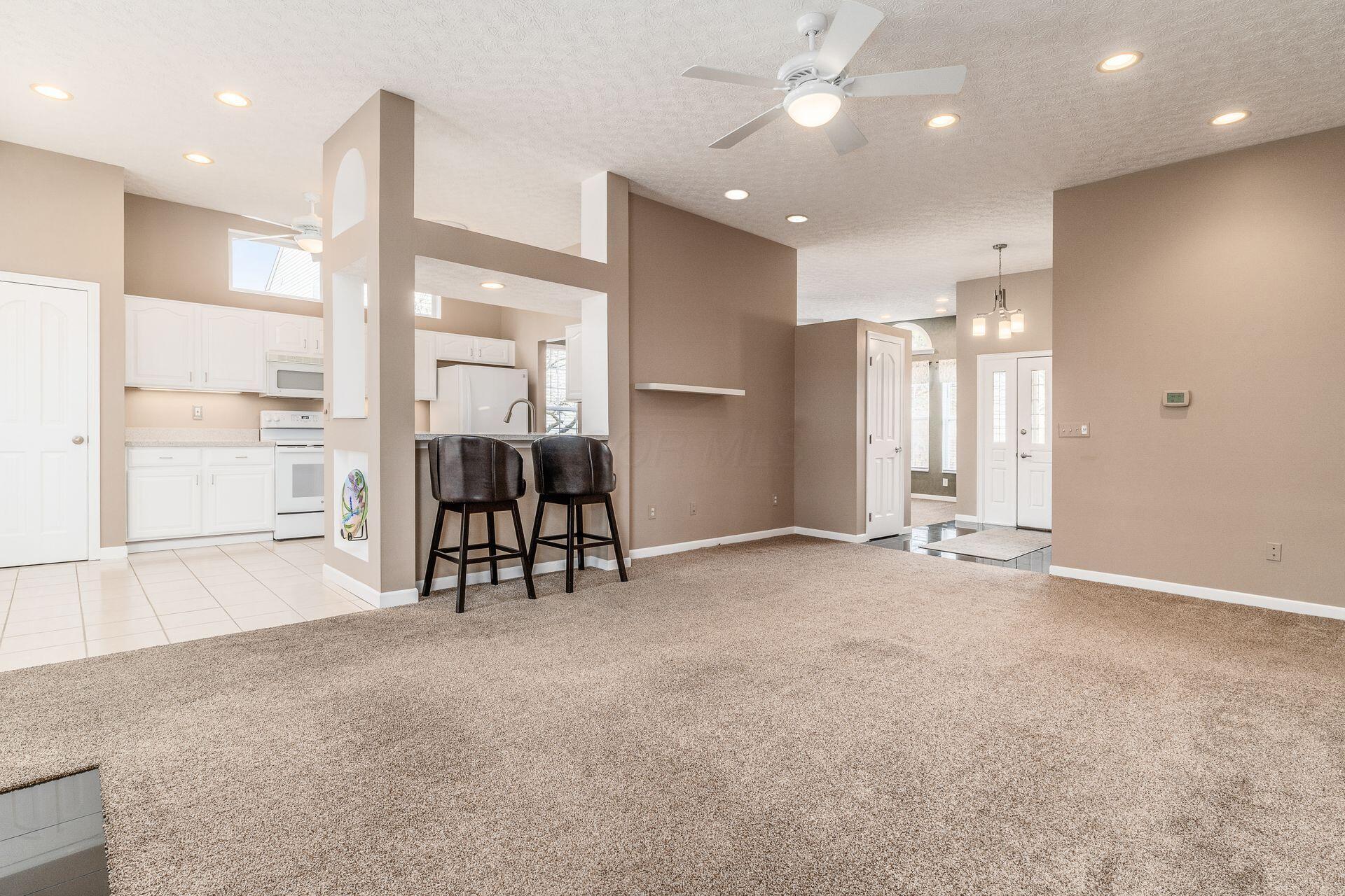 181 Royal Farm E Property Photo 8