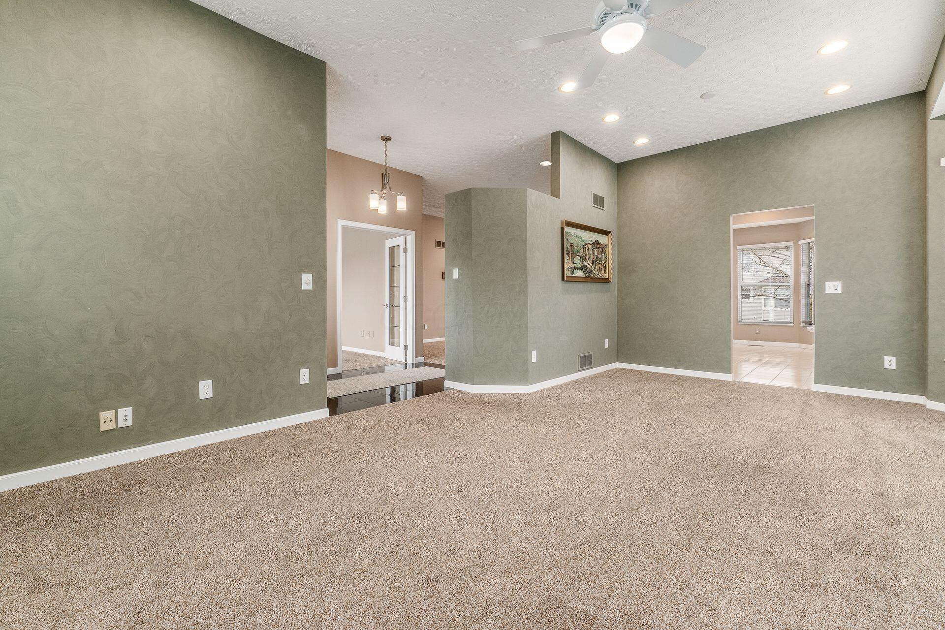 181 Royal Farm E Property Photo 9