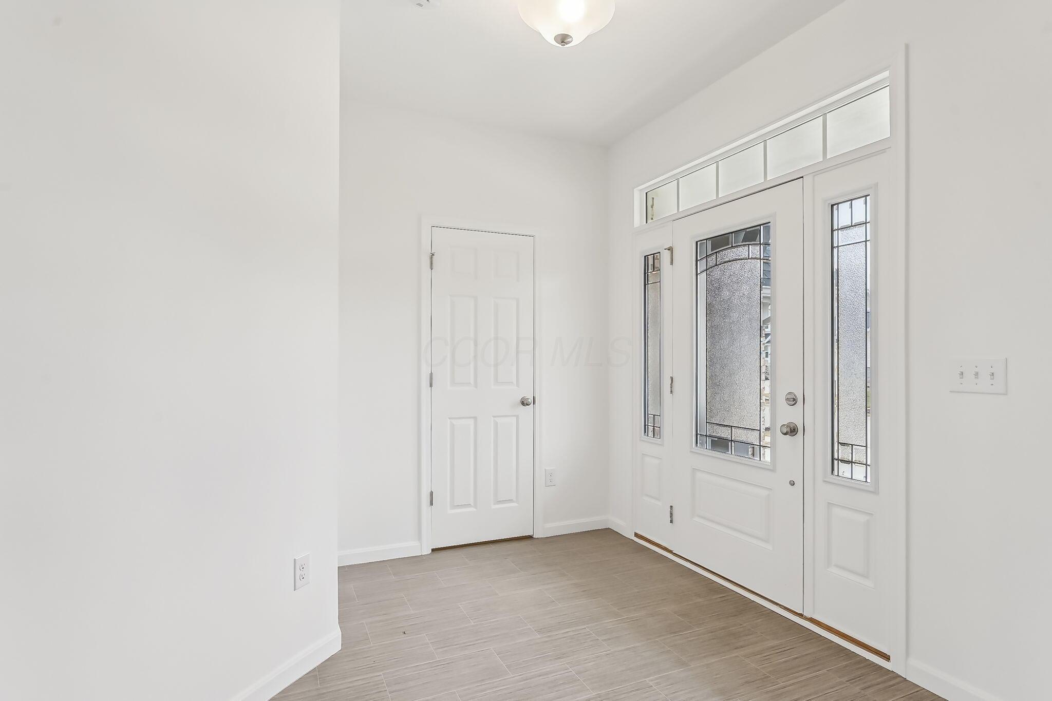 8496 Apricot Way Property Photo 6