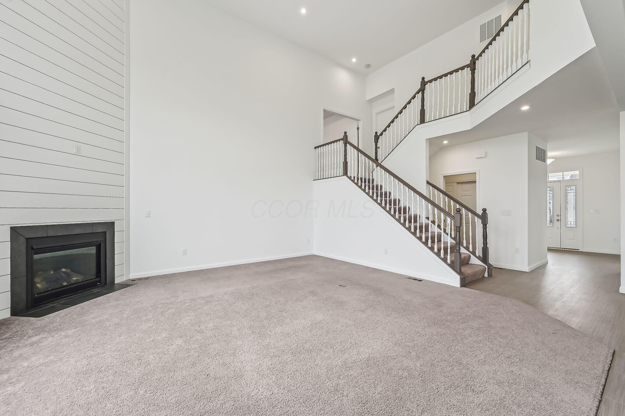 8496 Apricot Way Property Photo 13