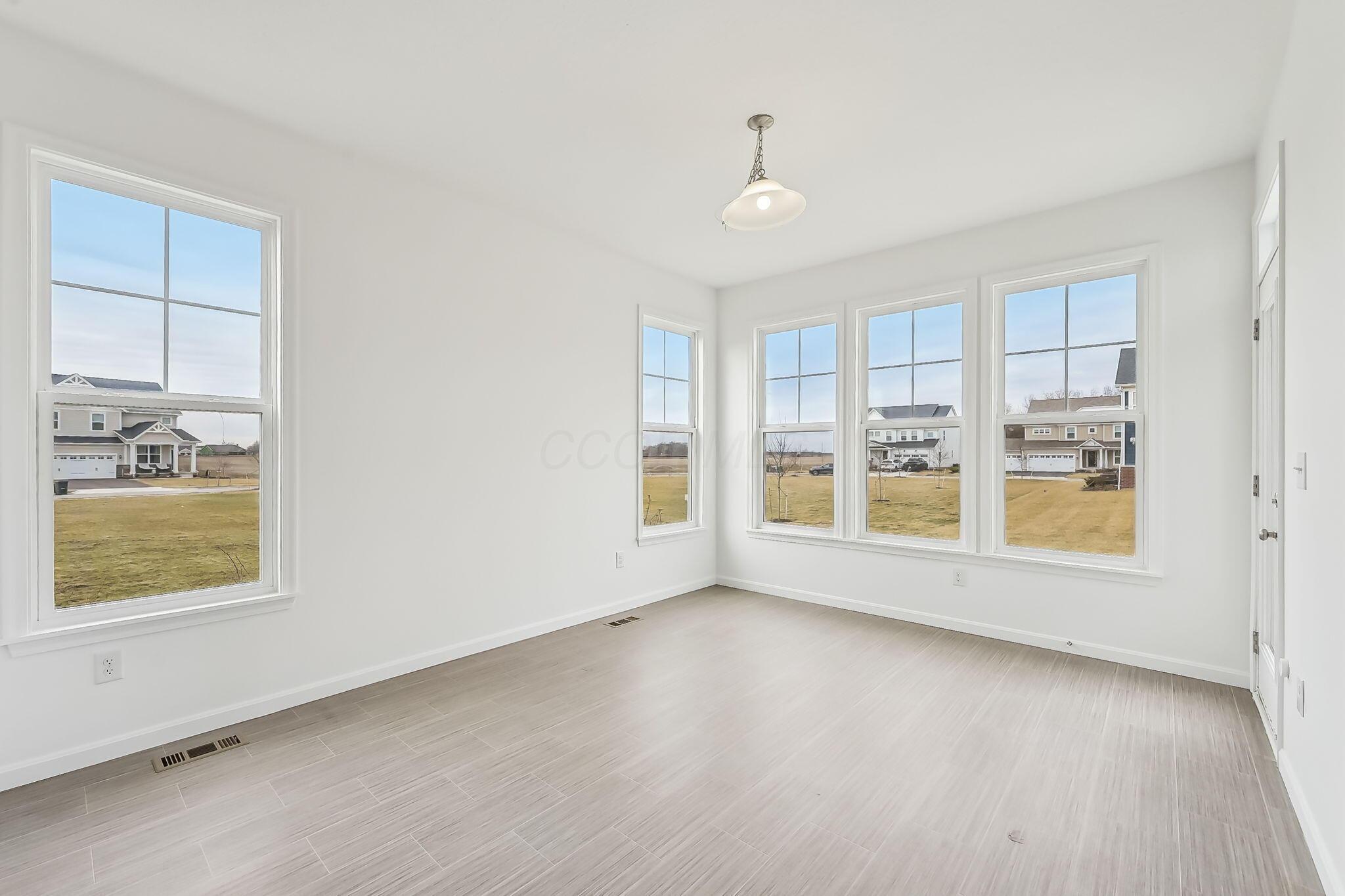8496 Apricot Way Property Photo 15