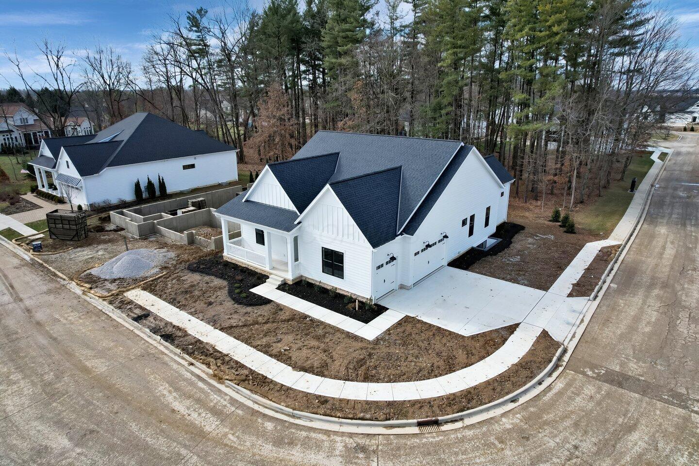 6076 Victory Lane Property Photo 2