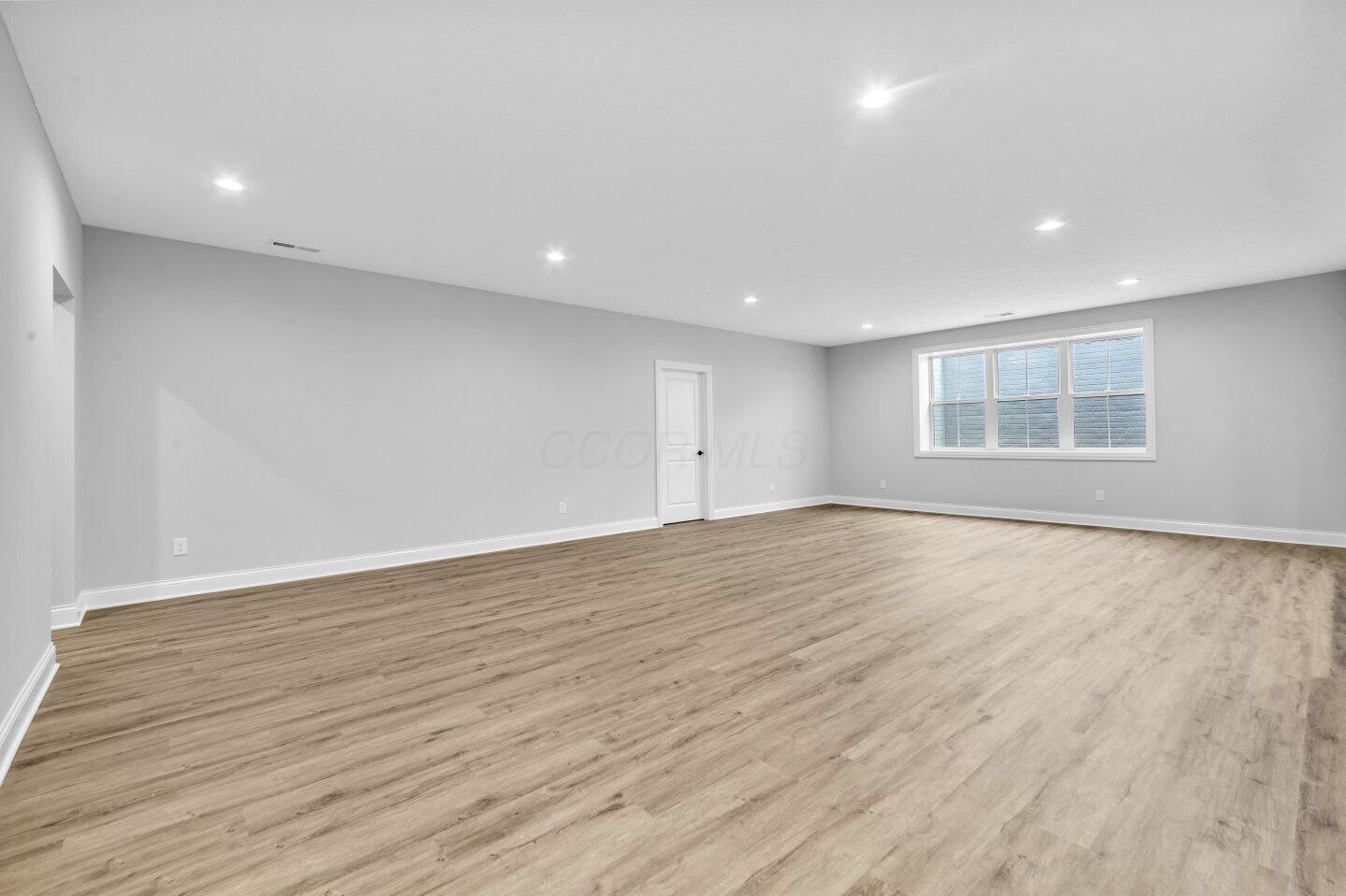 6076 Victory Lane Property Photo 28