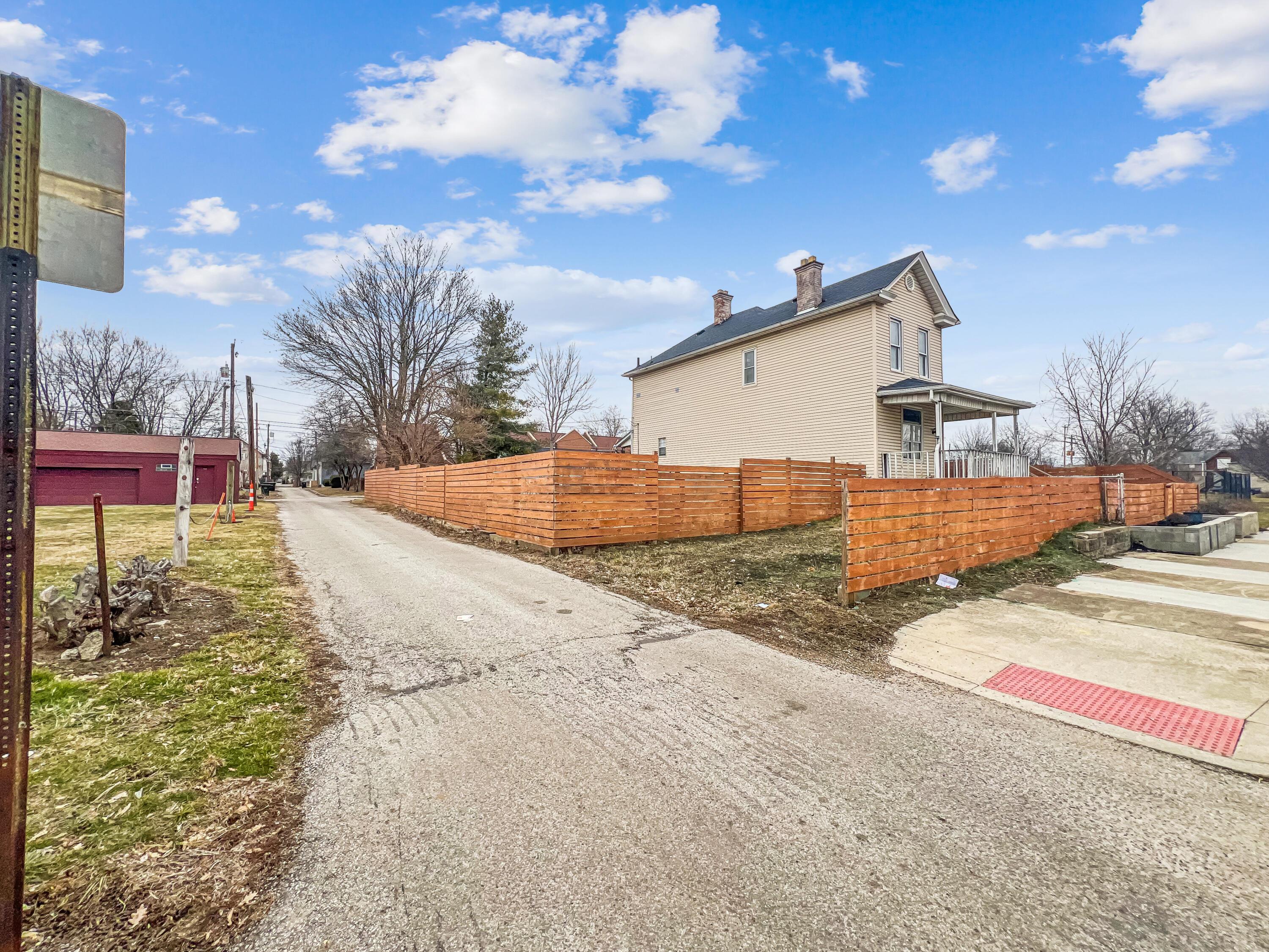 296 E Innis Avenue Property Photo 8