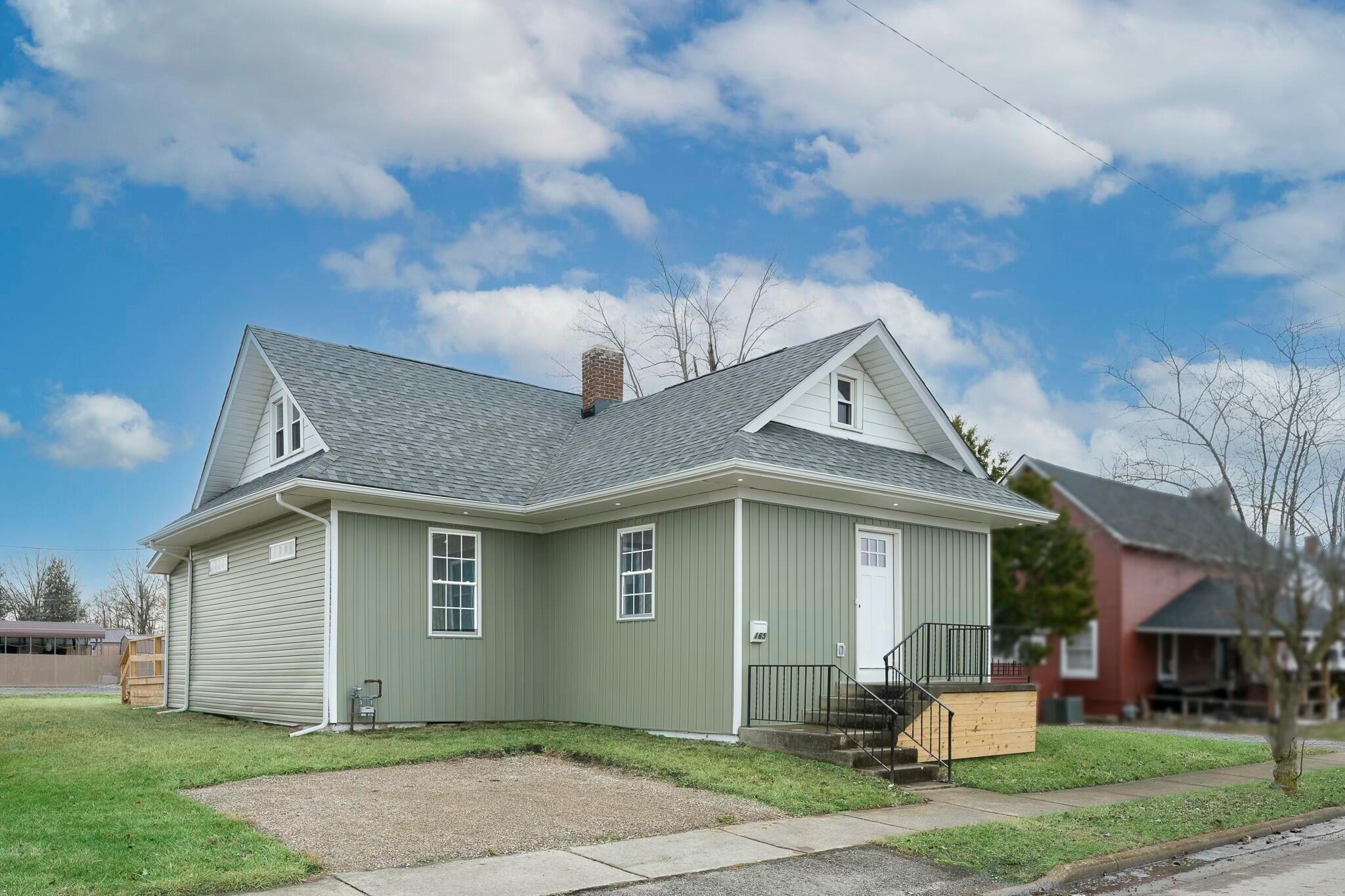 165 W Lake Street Property Photo