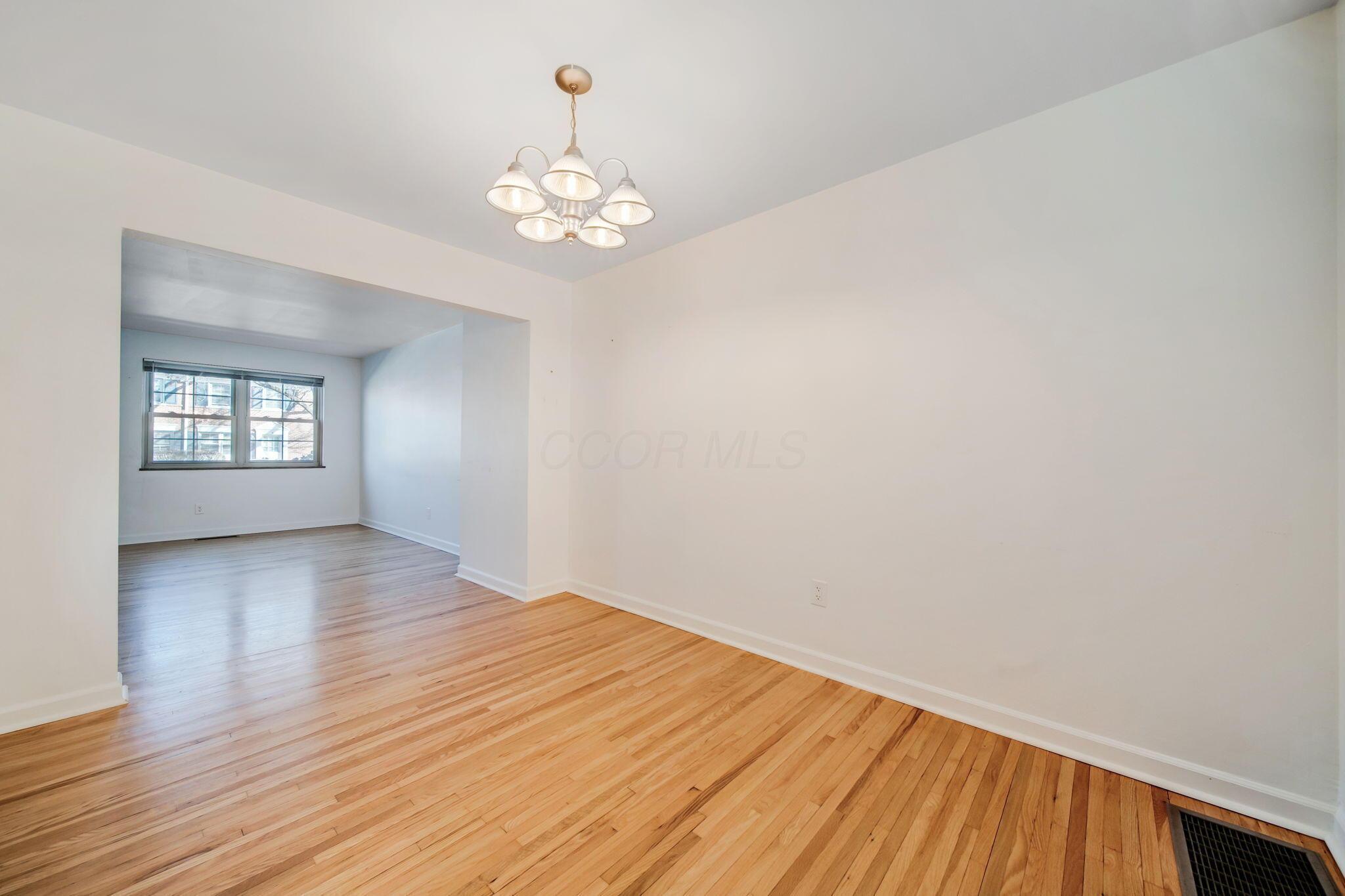 1809 Northwest Court, C Property Photo 7