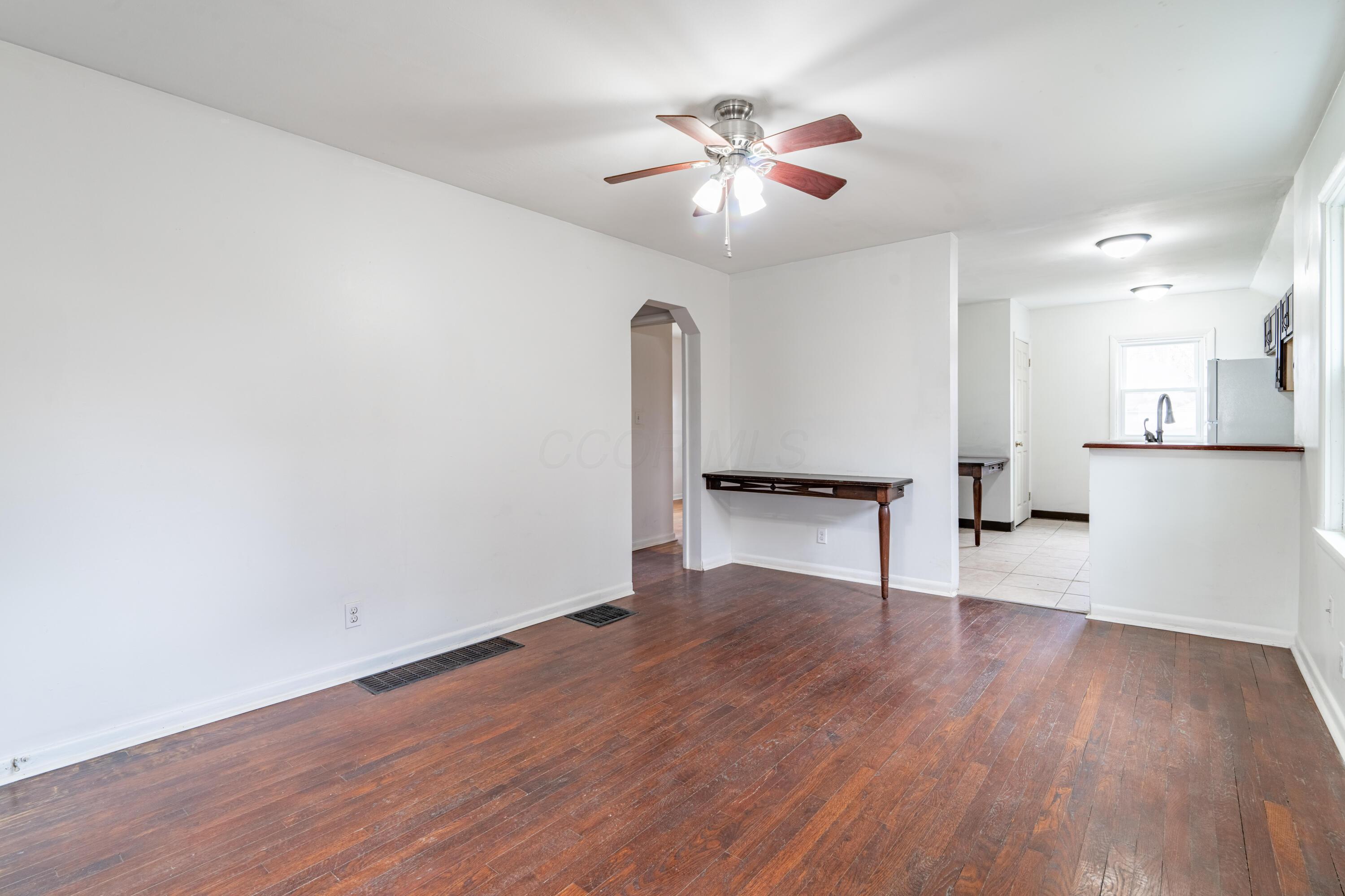 2398 Joyce Avenue Property Photo 5