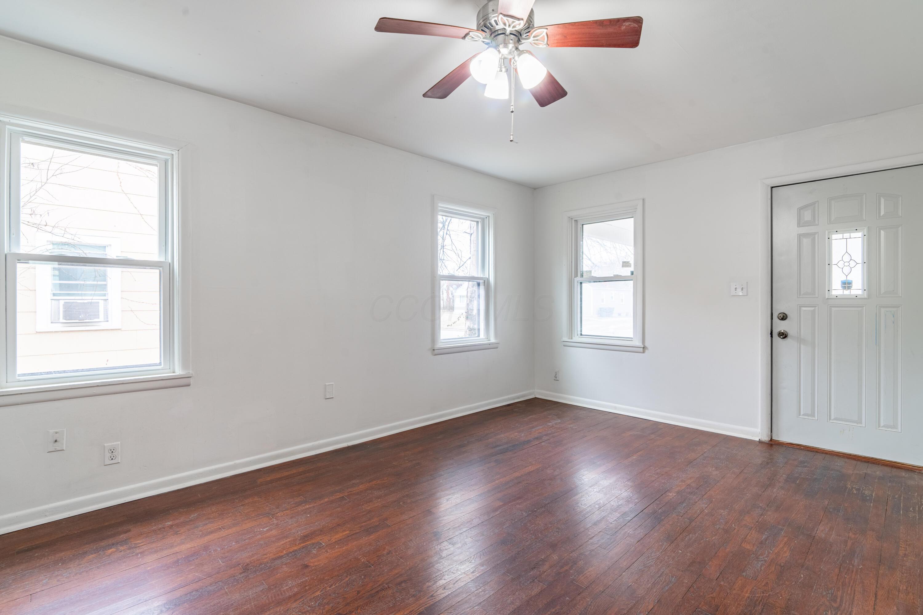 2398 Joyce Avenue Property Photo 6