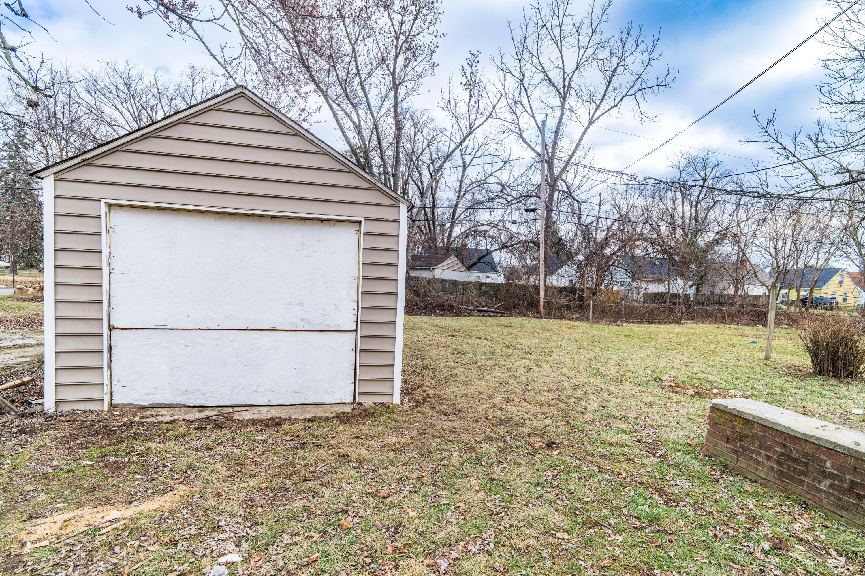 2398 Joyce Avenue Property Photo 18