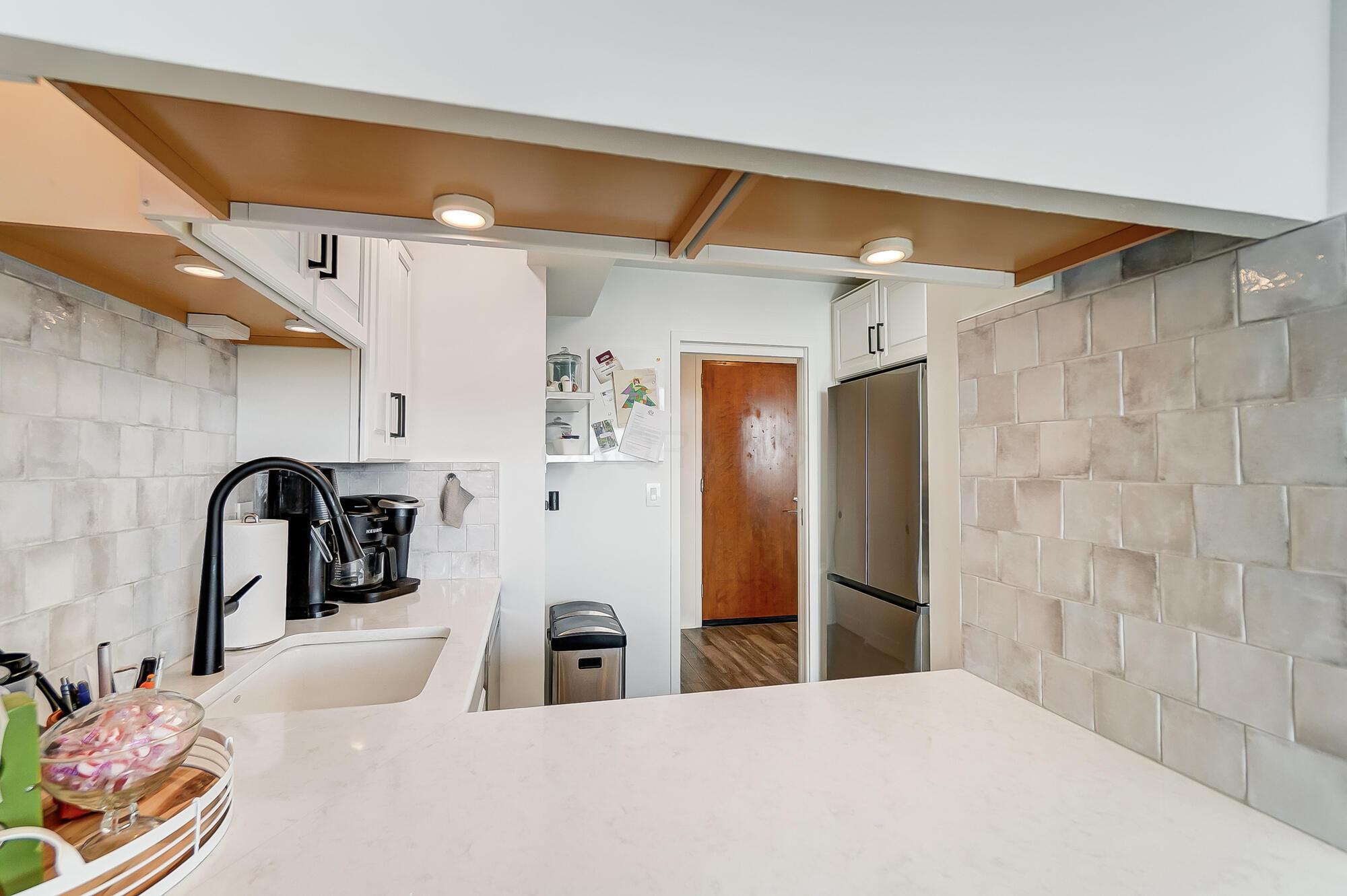 1000 Urlin Avenue, 907 Property Photo 11