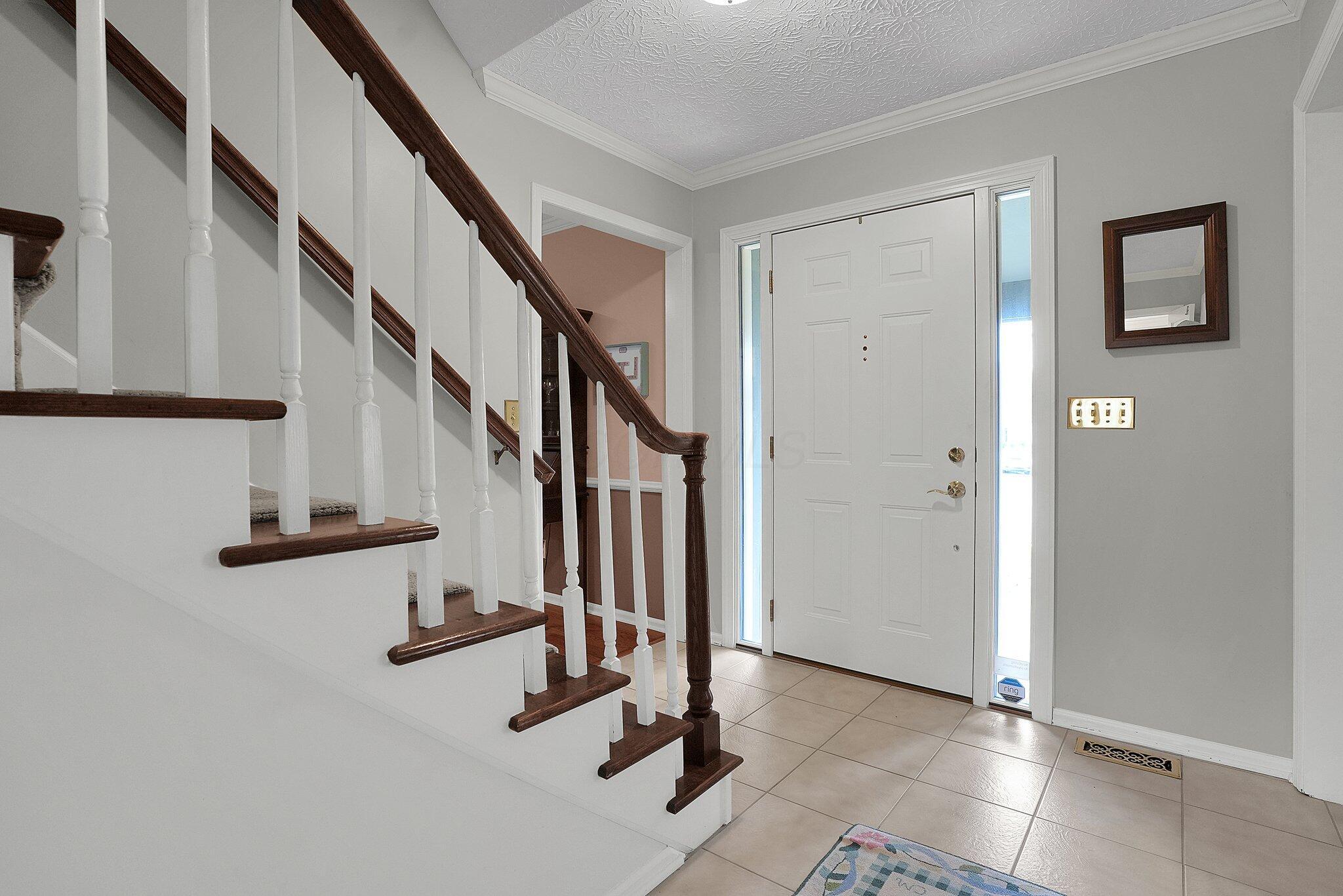 374 Glen Meadow Court Property Photo 5