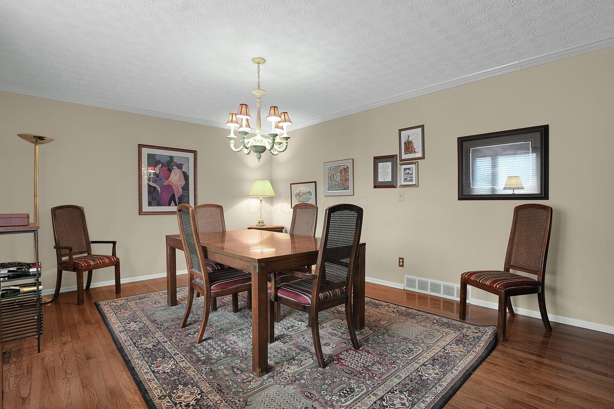 374 Glen Meadow Court Property Photo 6