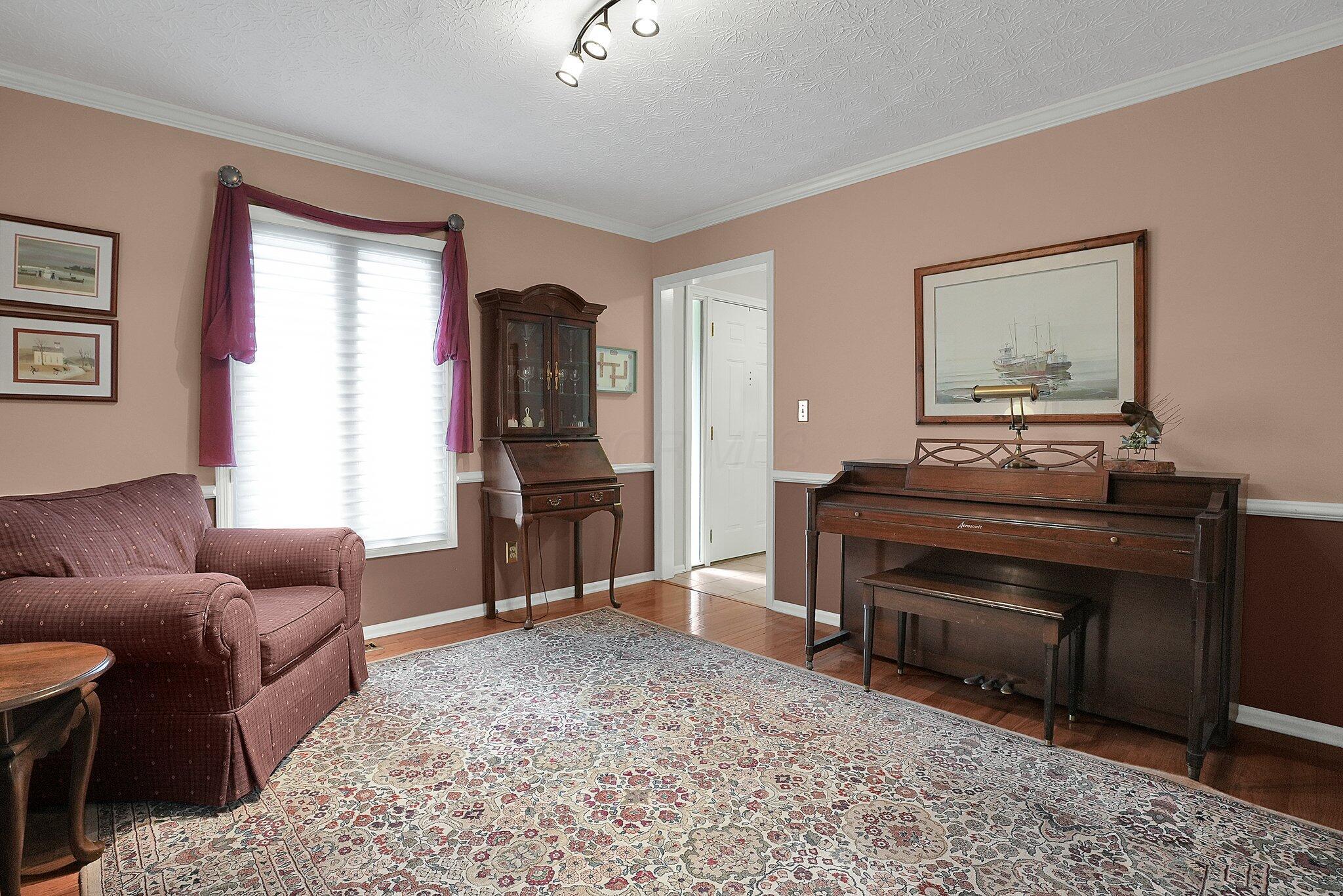 374 Glen Meadow Court Property Photo 9