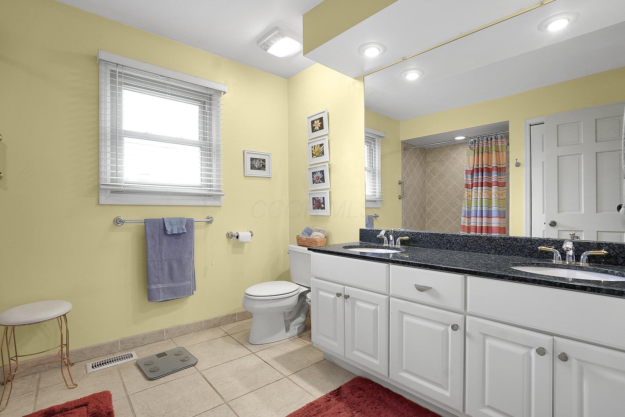 374 Glen Meadow Court Property Photo 26
