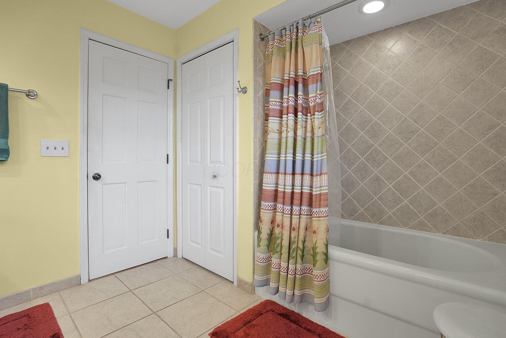 374 Glen Meadow Court Property Photo 27