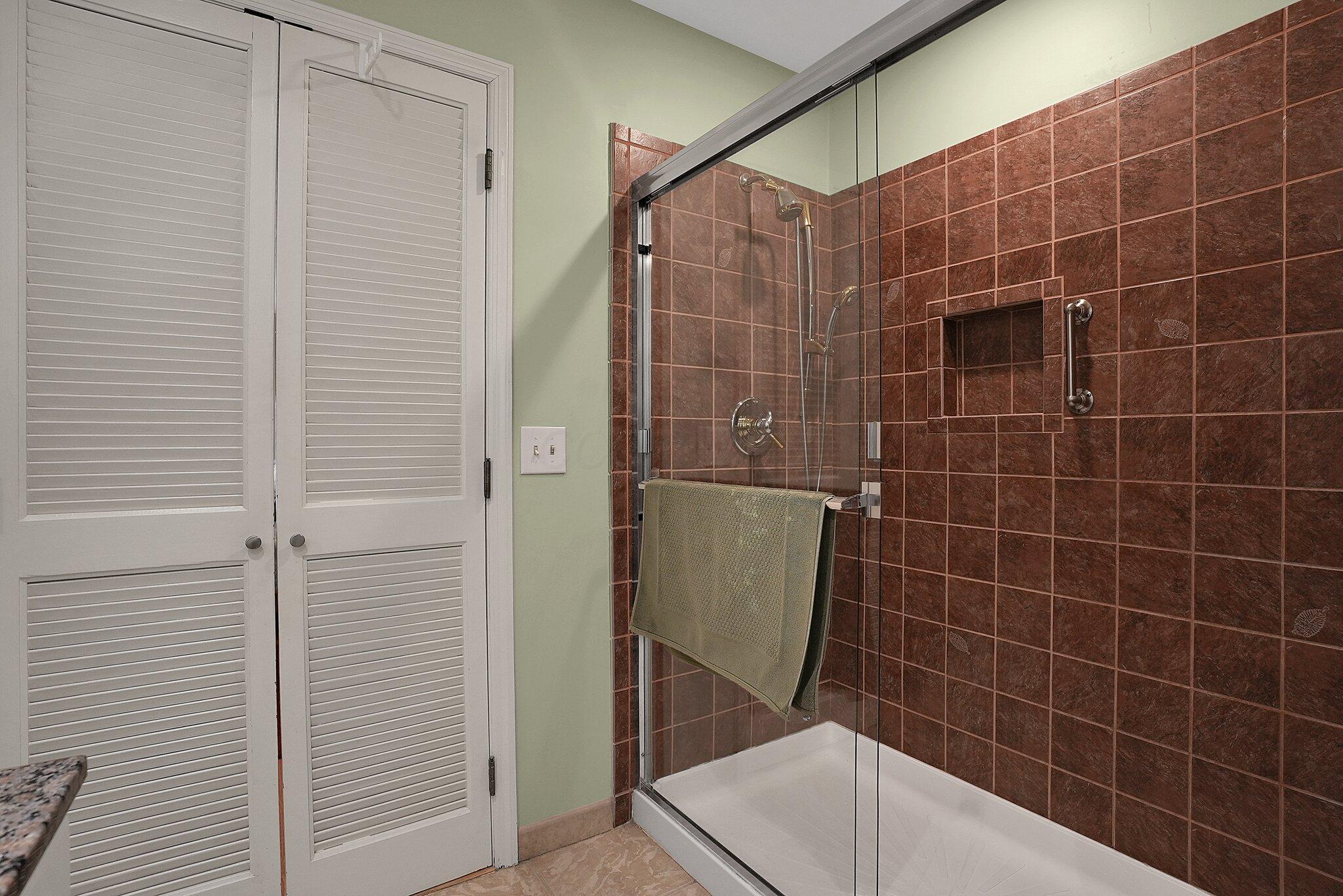 374 Glen Meadow Court Property Photo 31