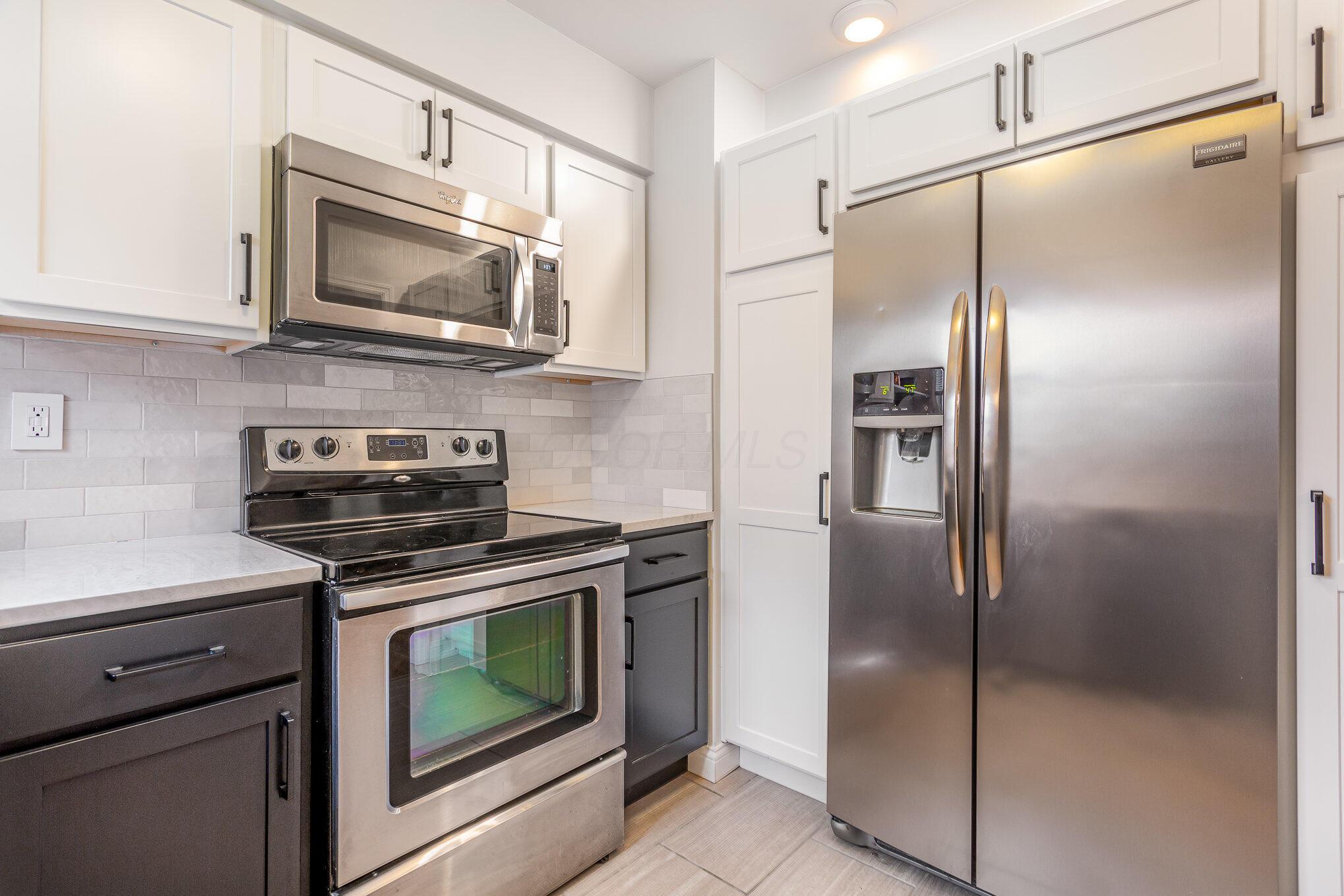 2615 Charing Road, B Property Photo 6