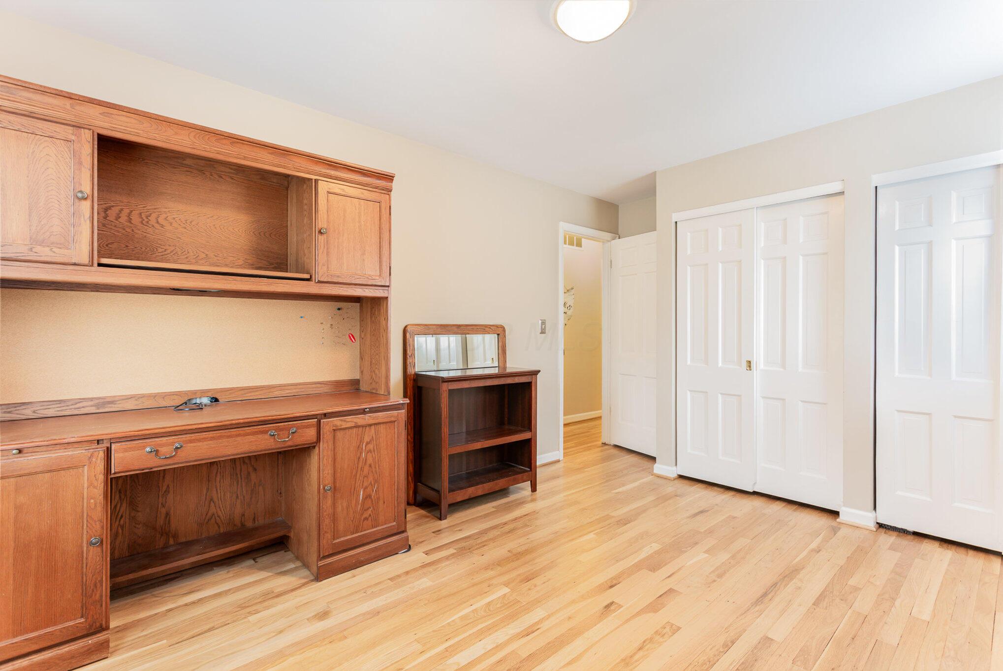 2615 Charing Road, B Property Photo 12