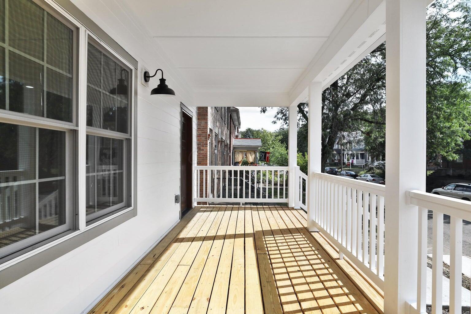 628 Oakwood Avenue Property Photo 3
