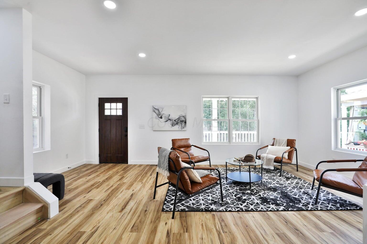 628 Oakwood Avenue Property Photo 4