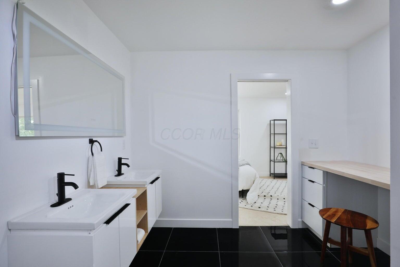 628 Oakwood Avenue Property Photo 23