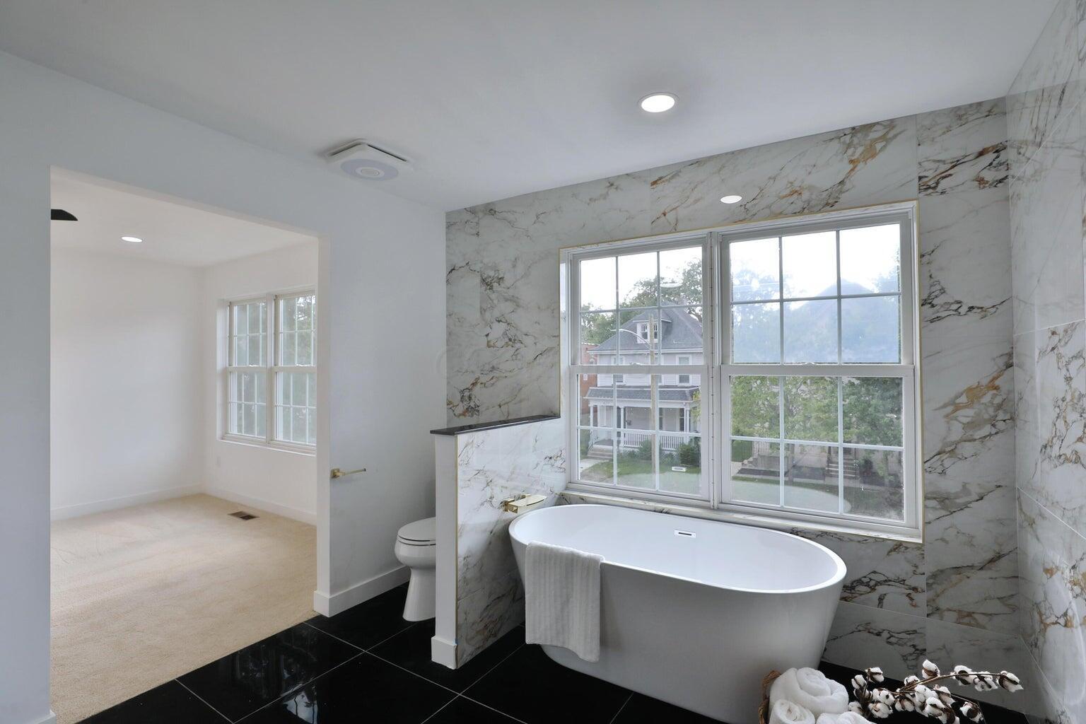 628 Oakwood Avenue Property Photo 33