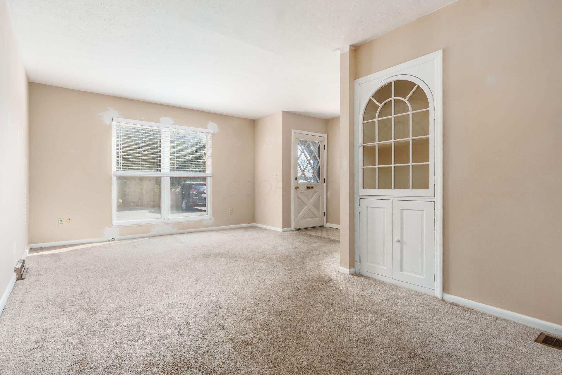 1530-1540 Longeaton Drive Property Photo 6