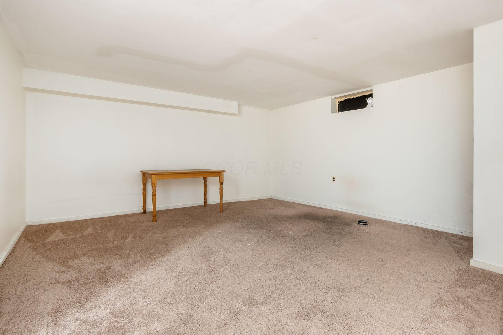 1530-1540 Longeaton Drive Property Photo 20